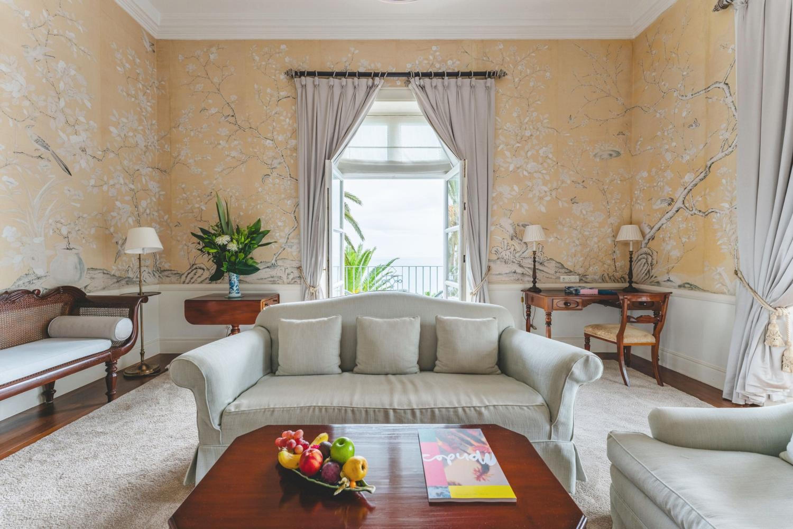 Suite - Photo 2