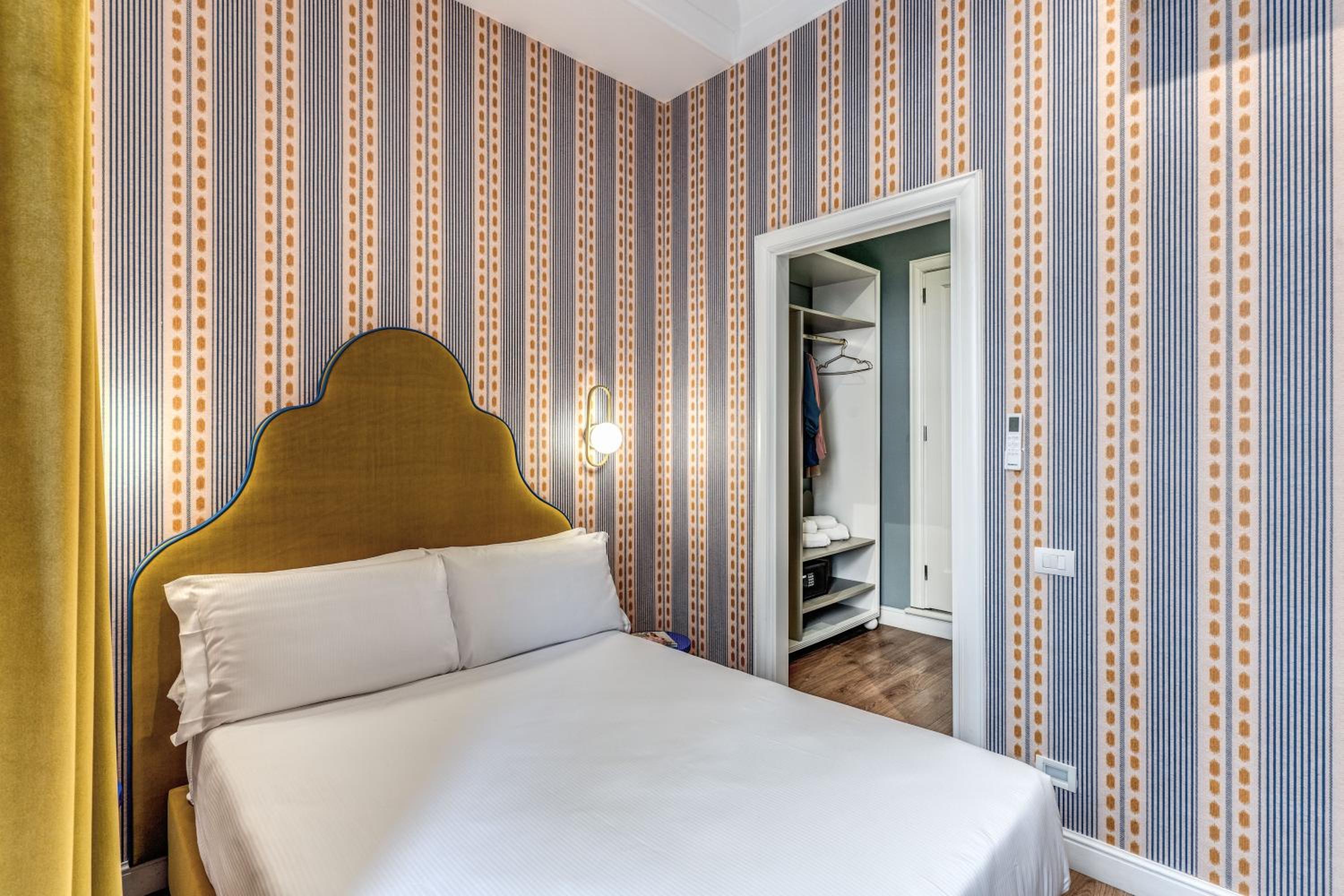 Small Double Room photo 1