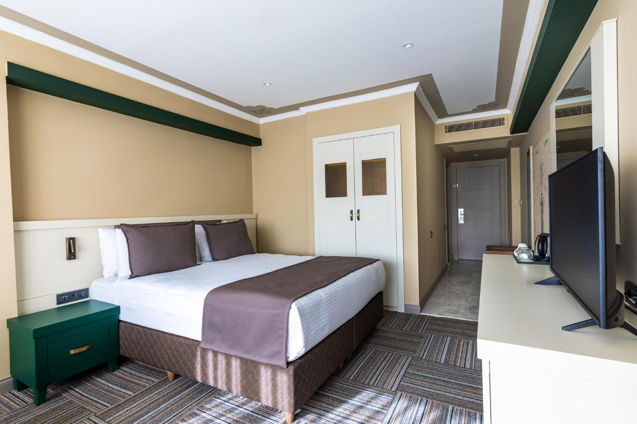 Deluxe Double Room with Bath