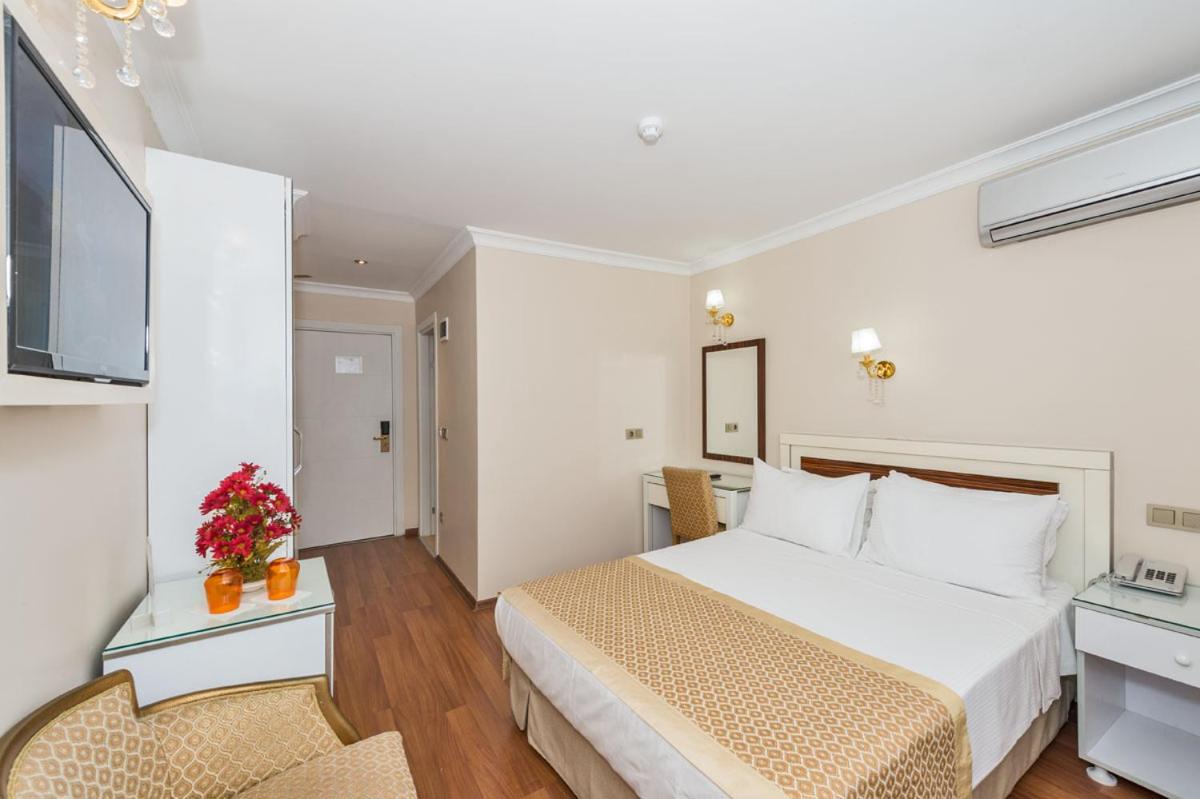Standard Double or Twin Room photo 2