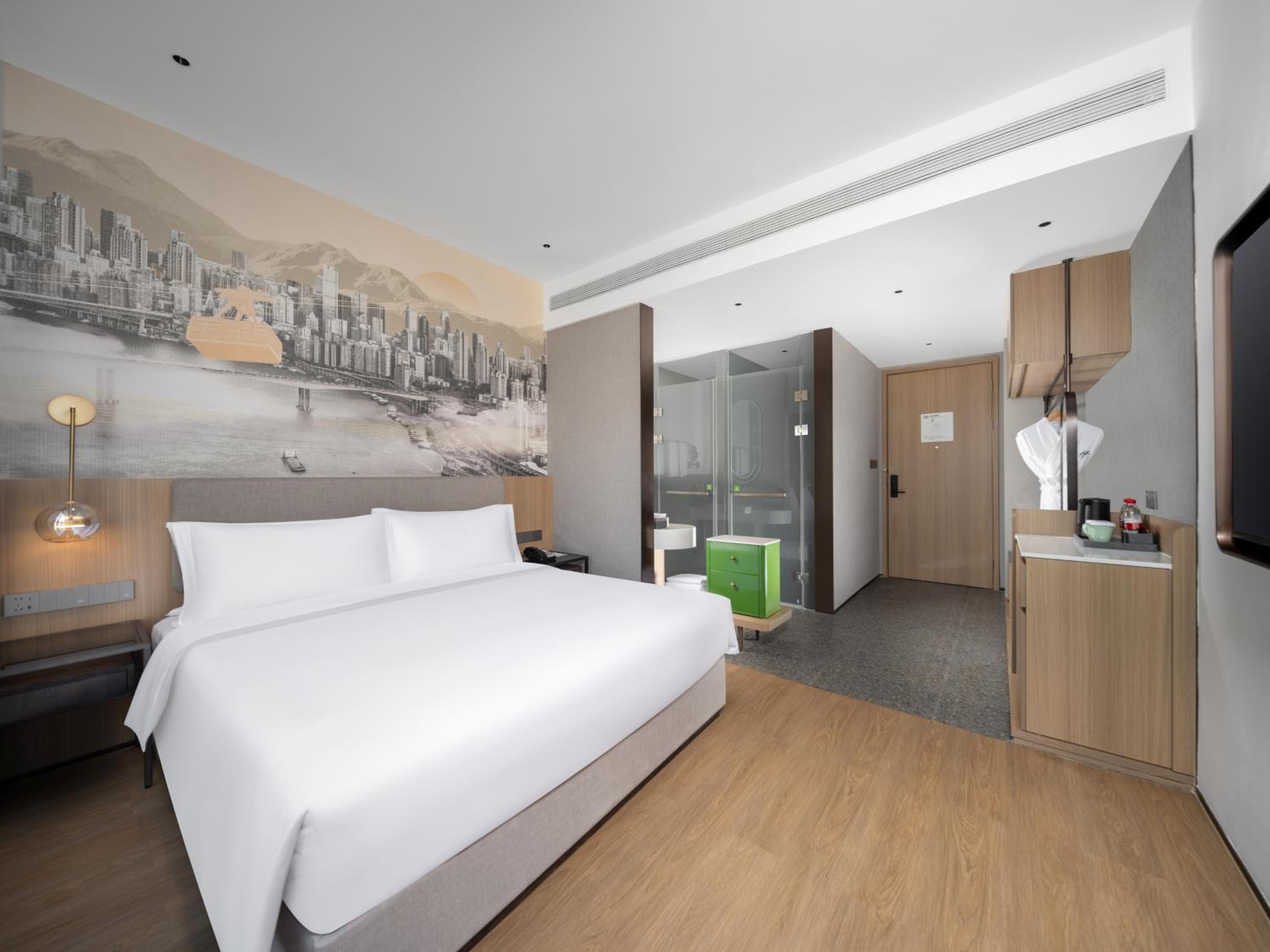 Standard King Room photo 1
