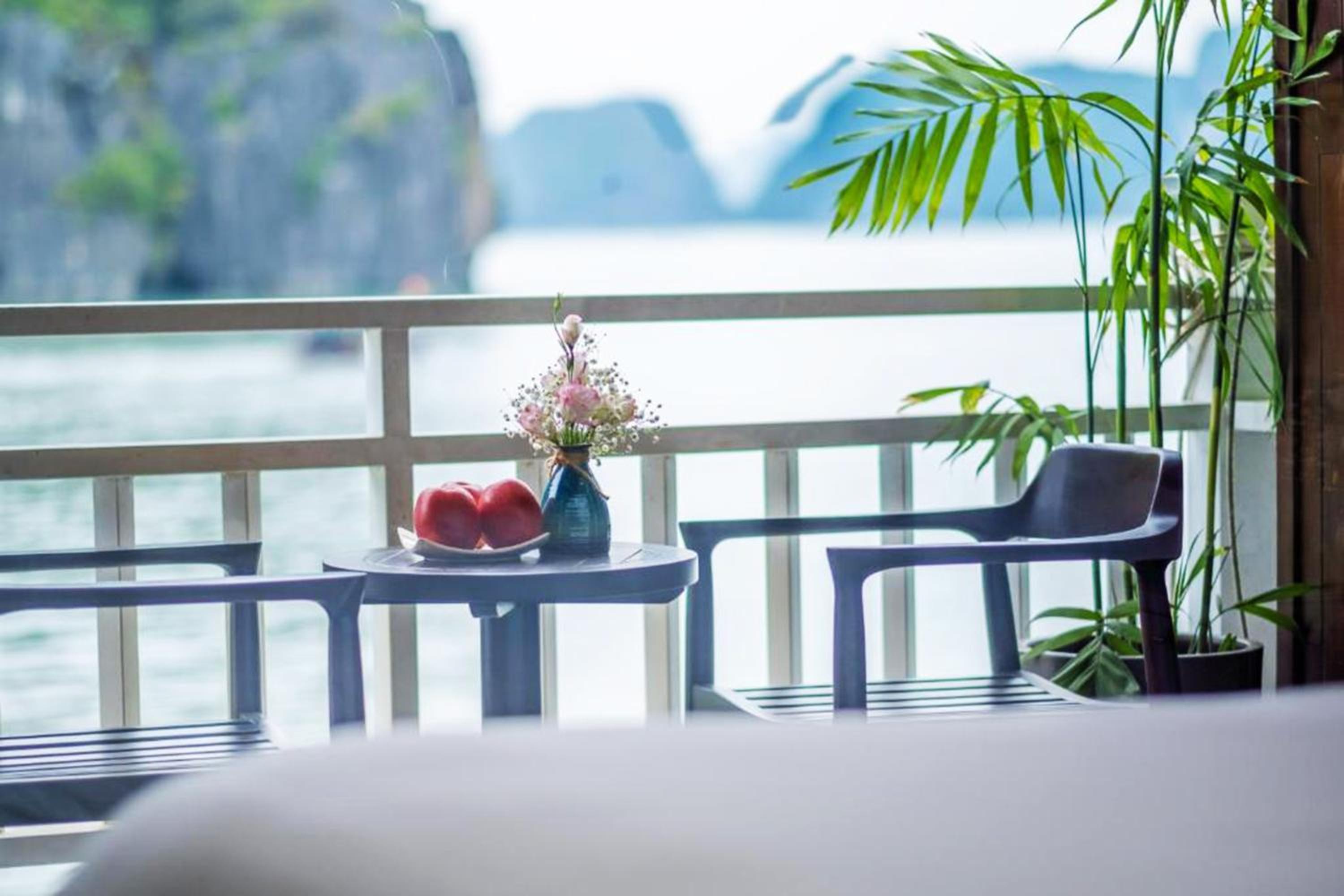 King Suite with Balcony photo 3
