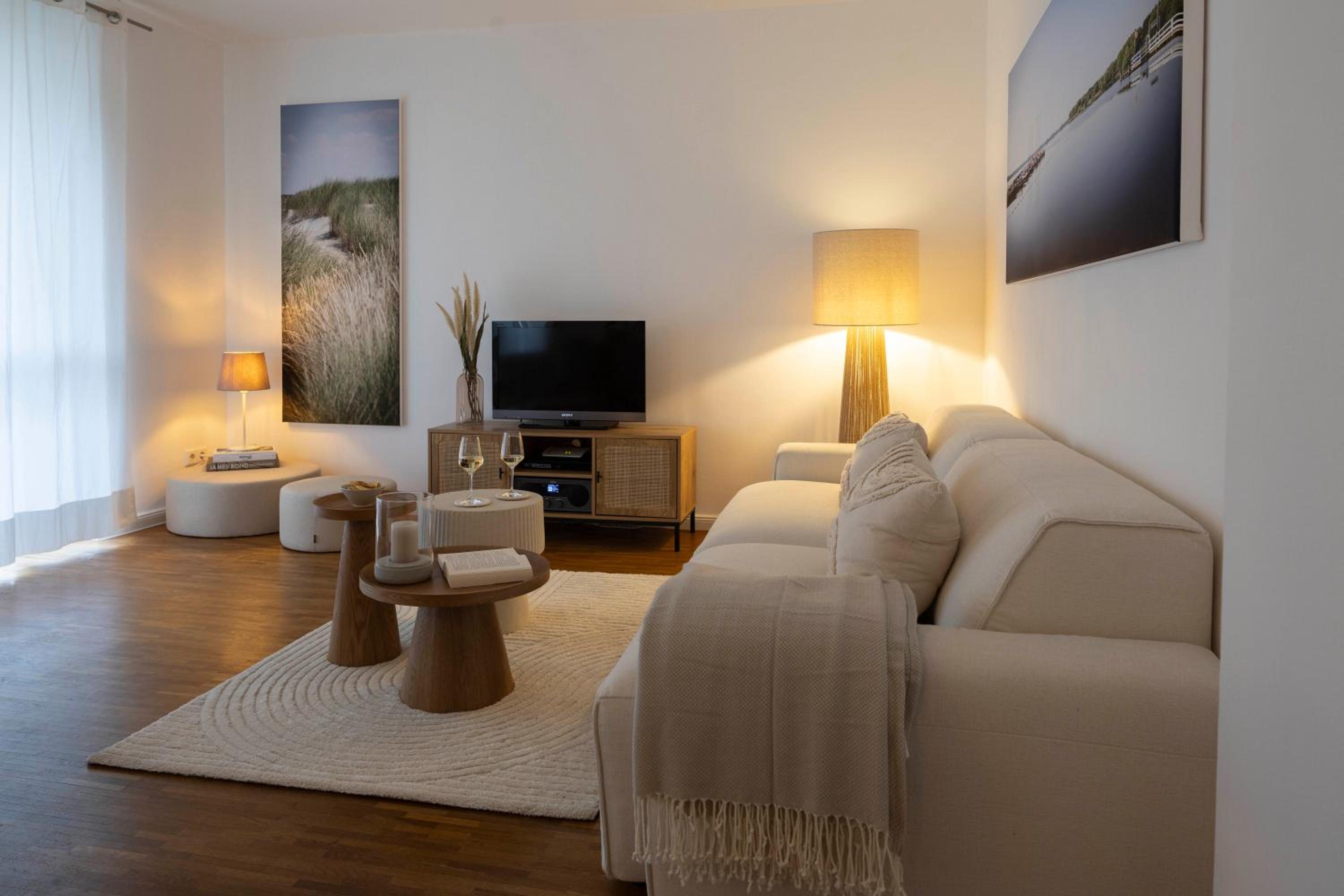One-Bedroom Apartment photo 1