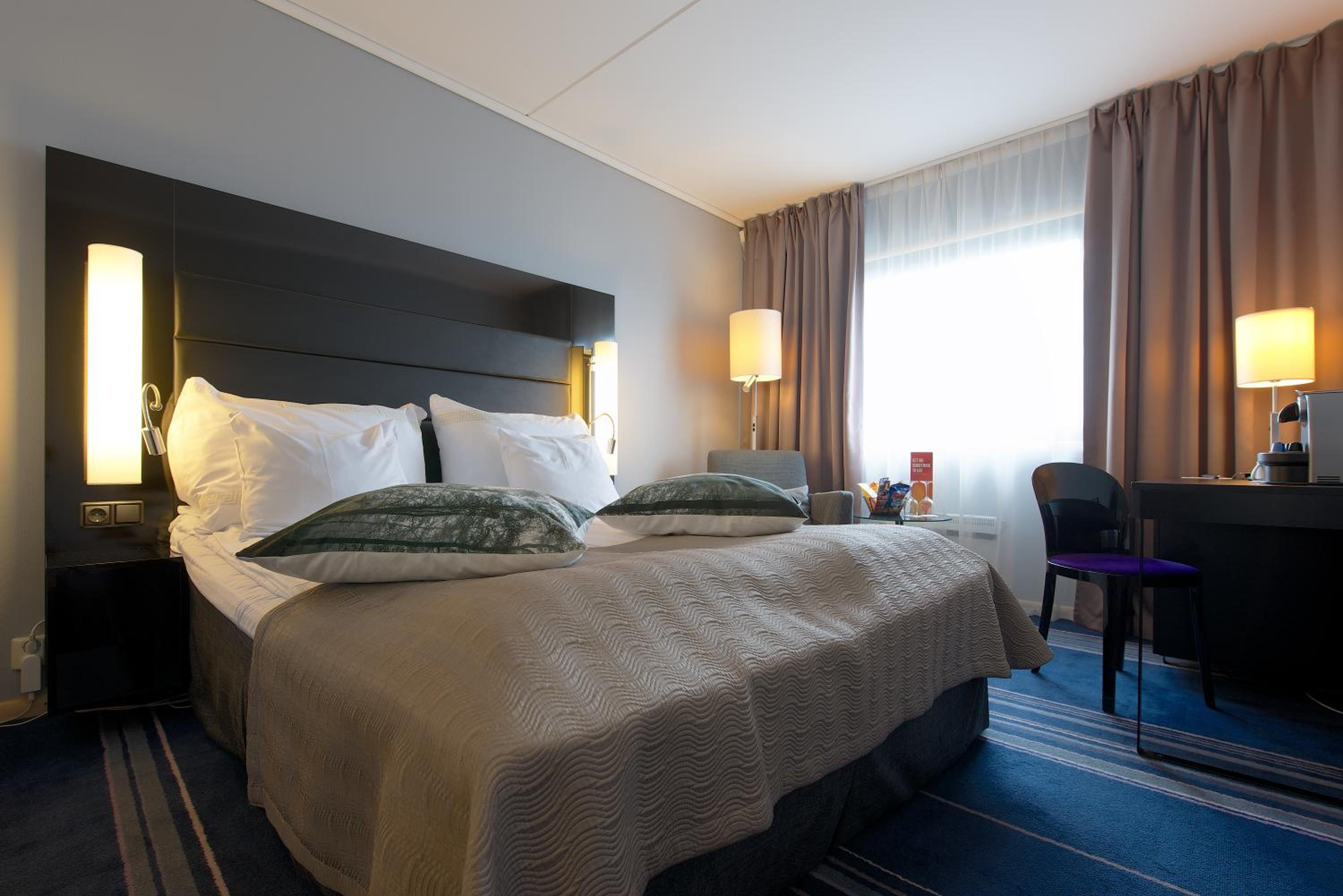 Standard Twin Room - Photo 1