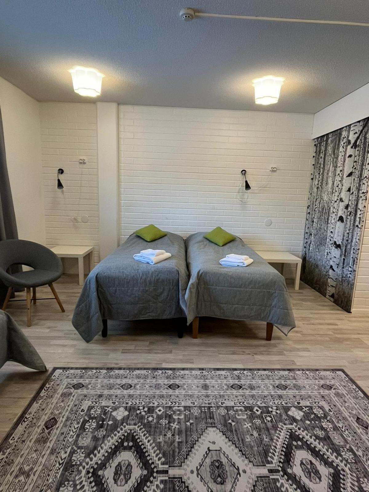 Family Room with Bathroom photo 3