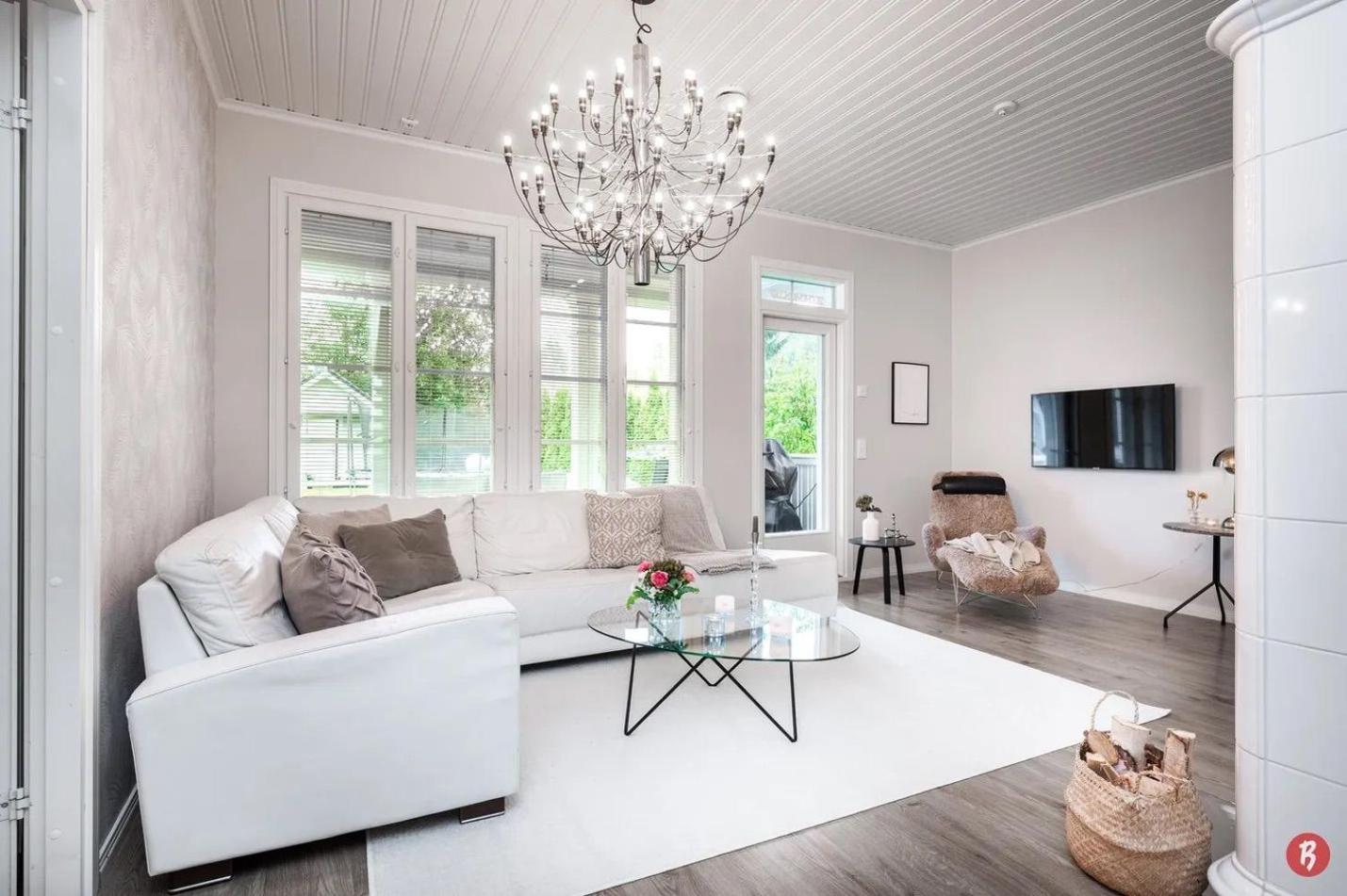 Villa photo 1