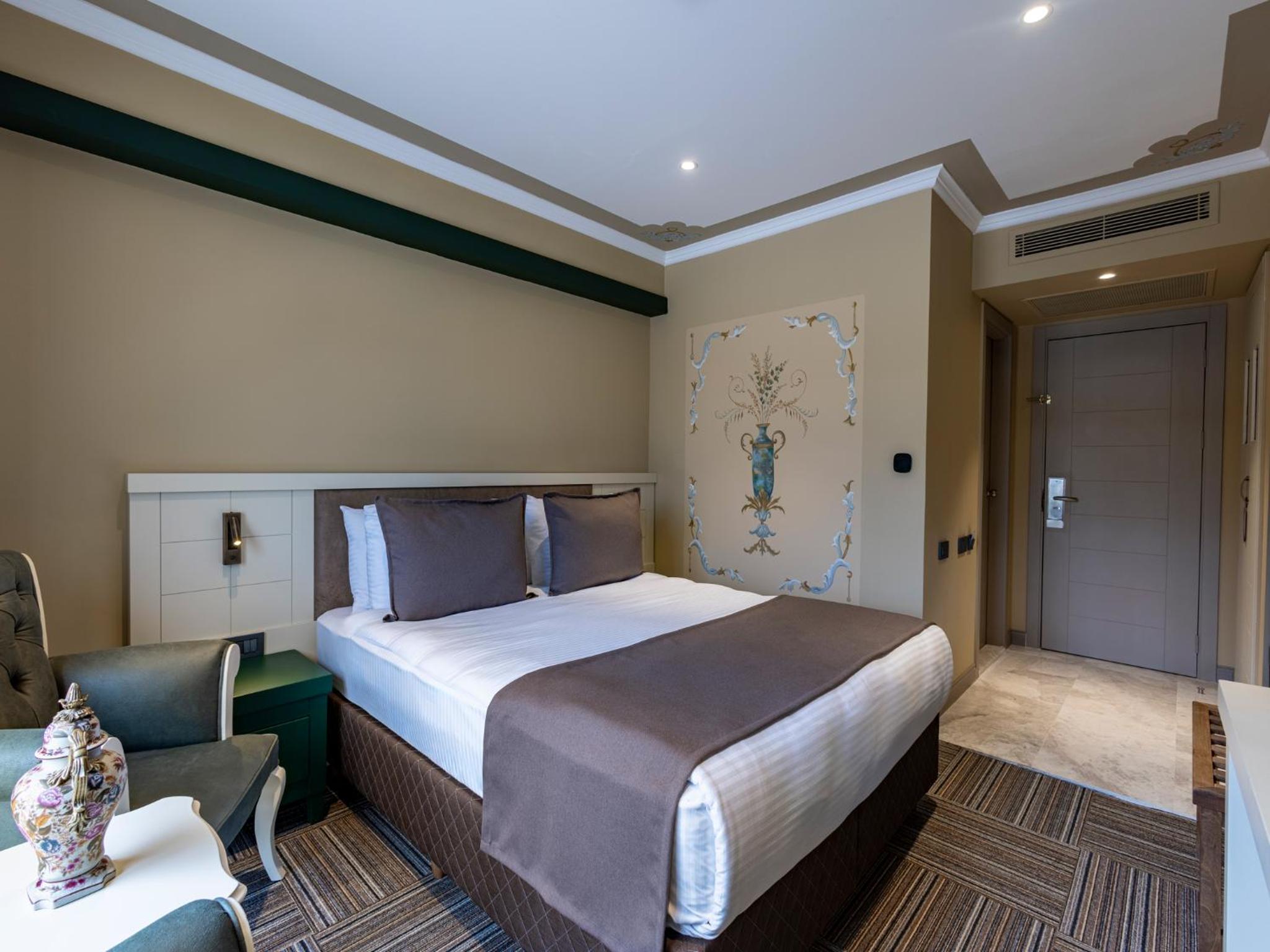 King Room with Garden View