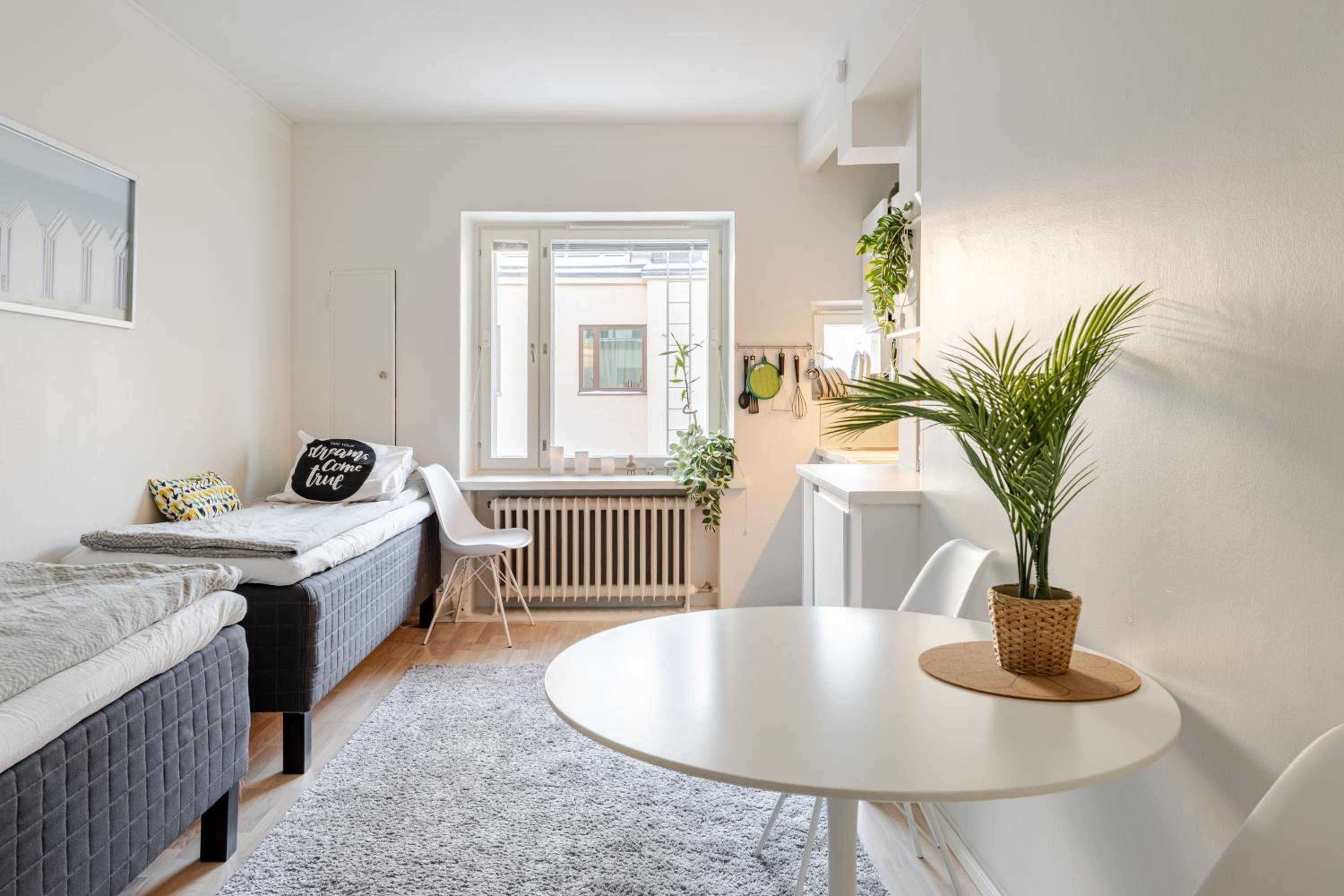 One-Bedroom Apartment