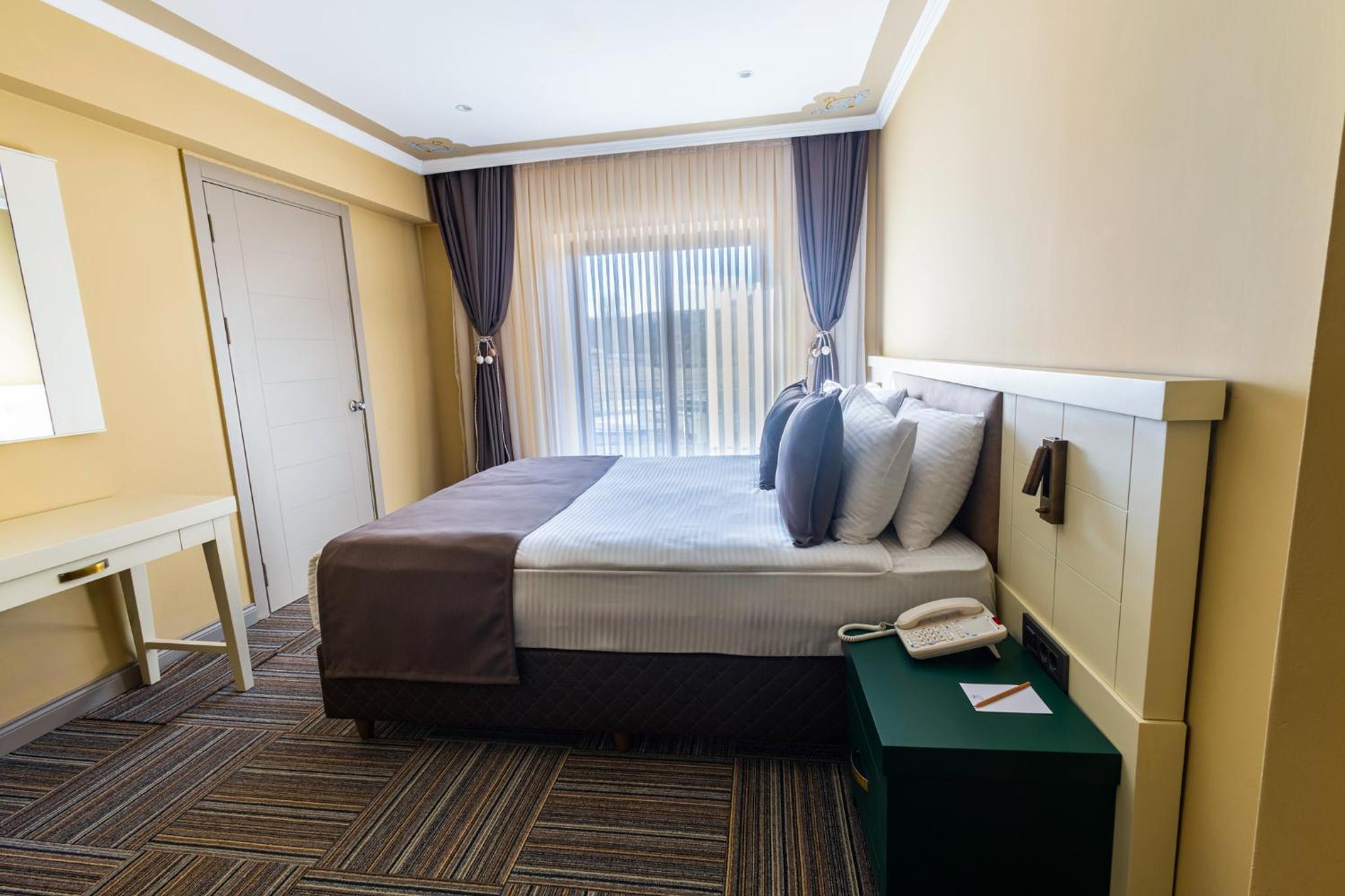 Deluxe Suite photo 1