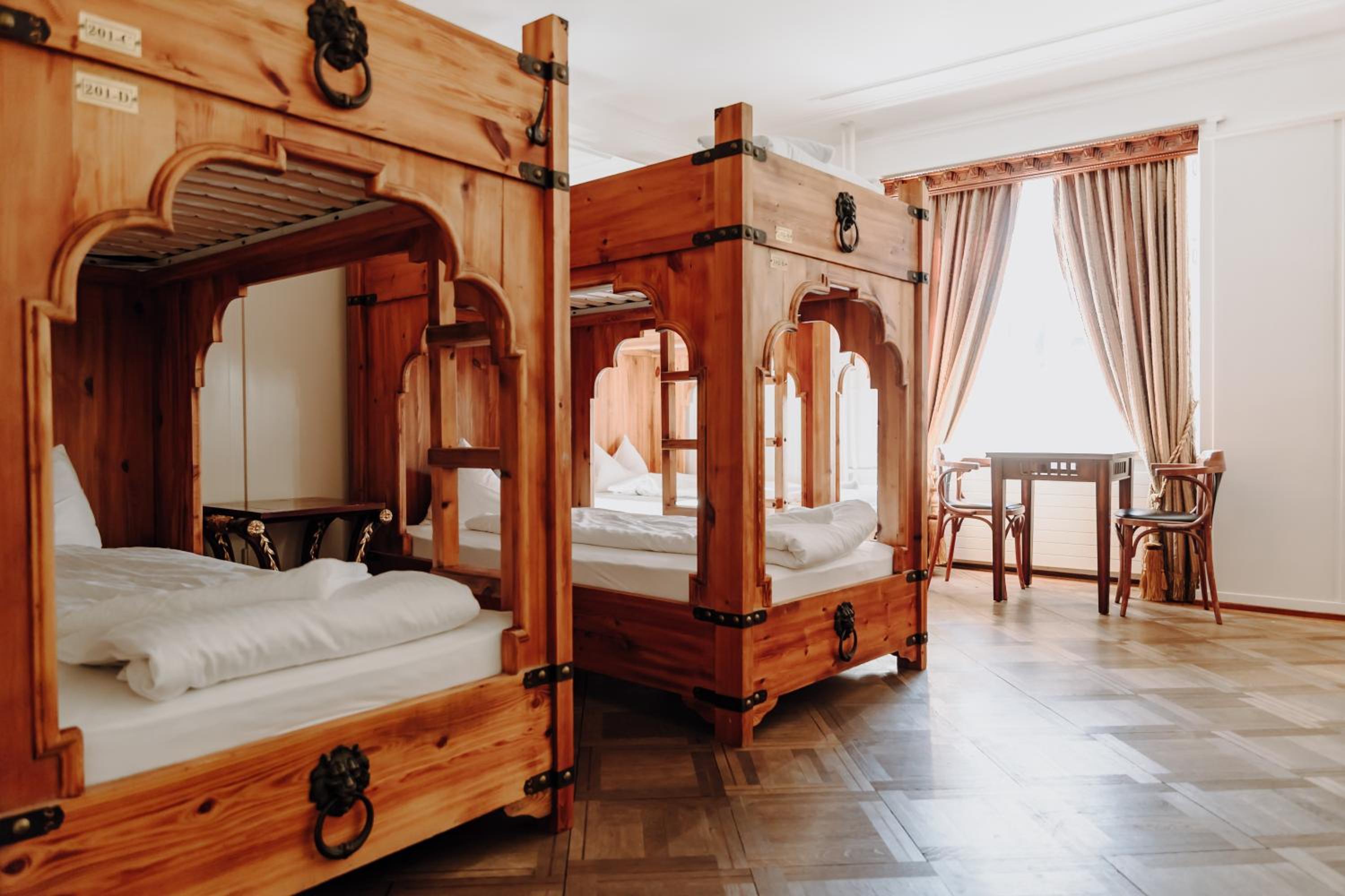 Bed in 6-Bed Mixed Dormitory Room photo 2