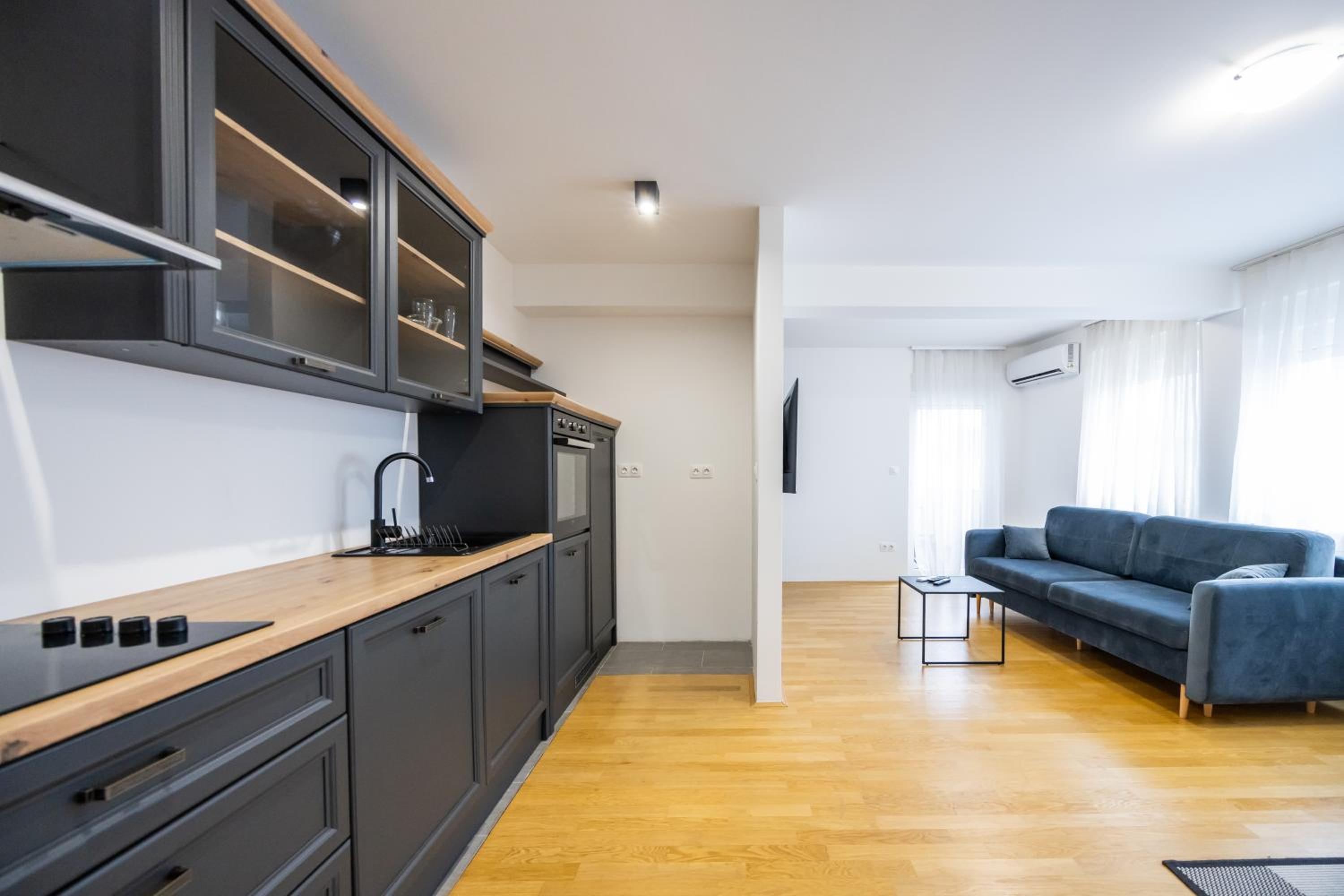 One-Bedroom Apartment with Balcony photo 2