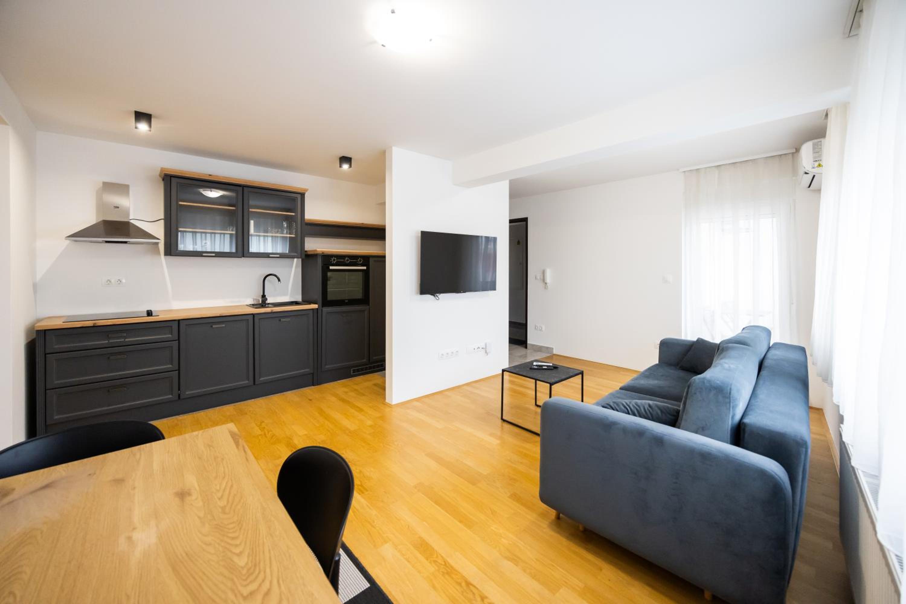 One-Bedroom Apartment with Balcony photo 1
