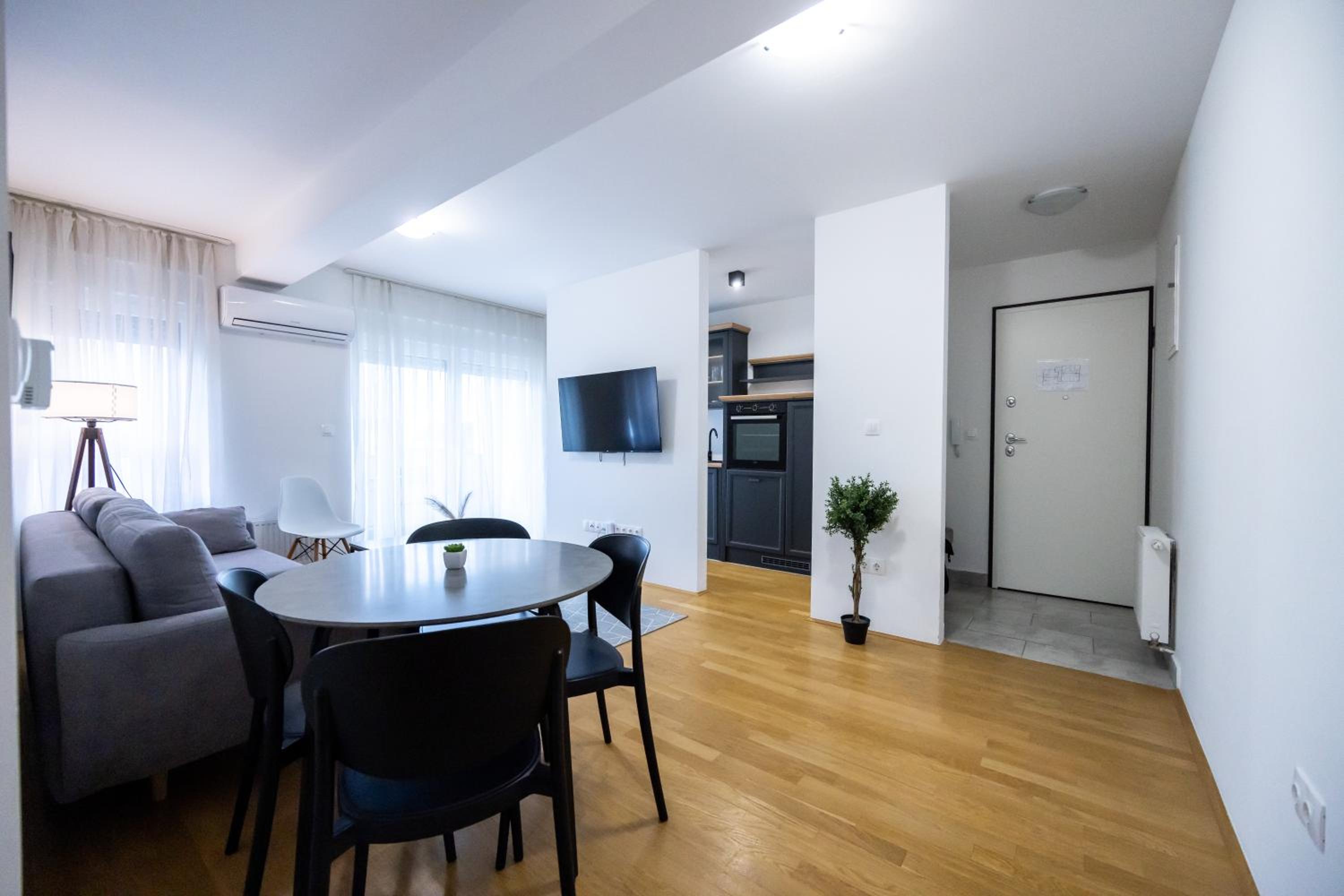 Two-Bedroom Apartment with Balcony photo 1