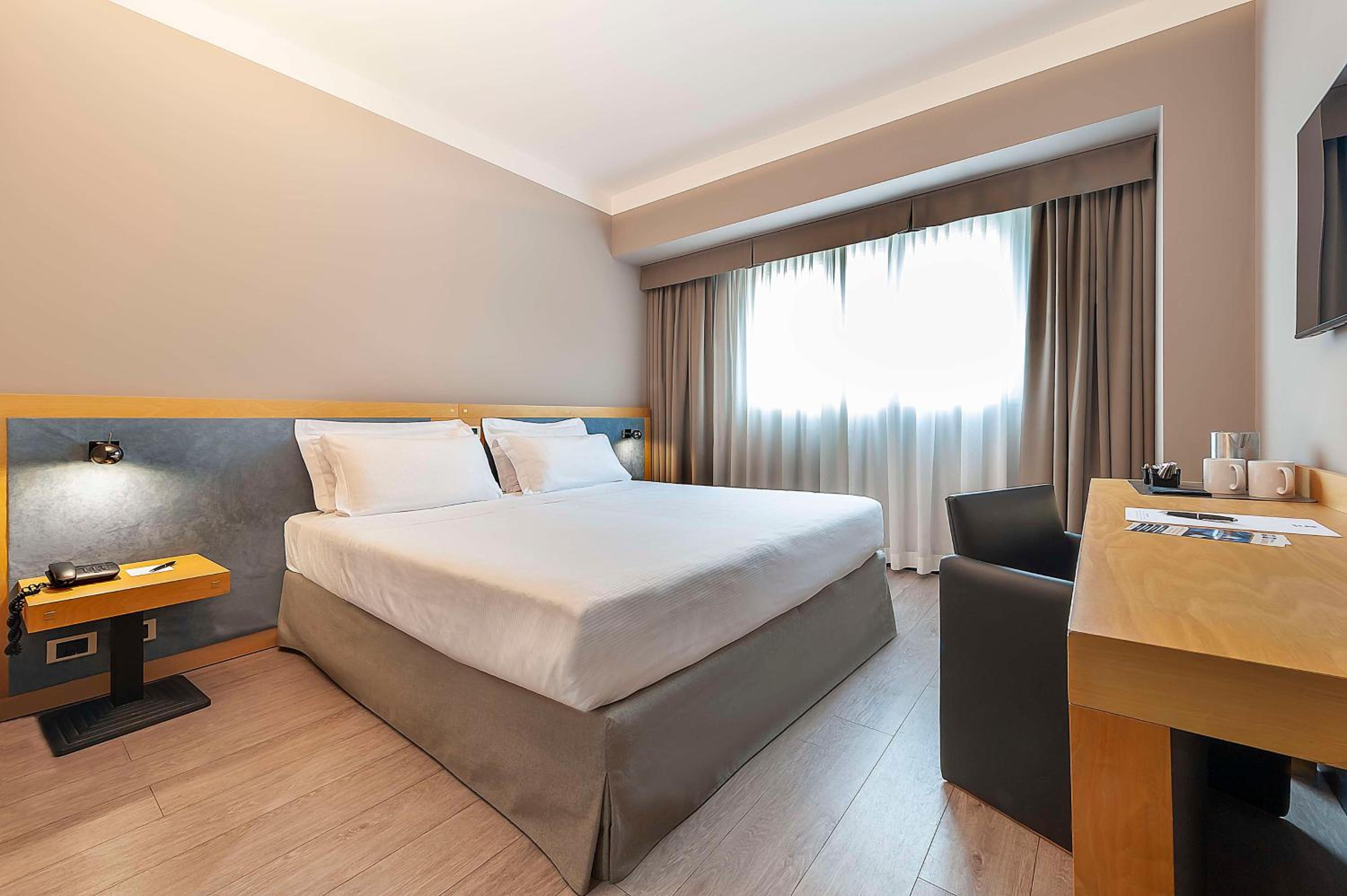 Economy King Room