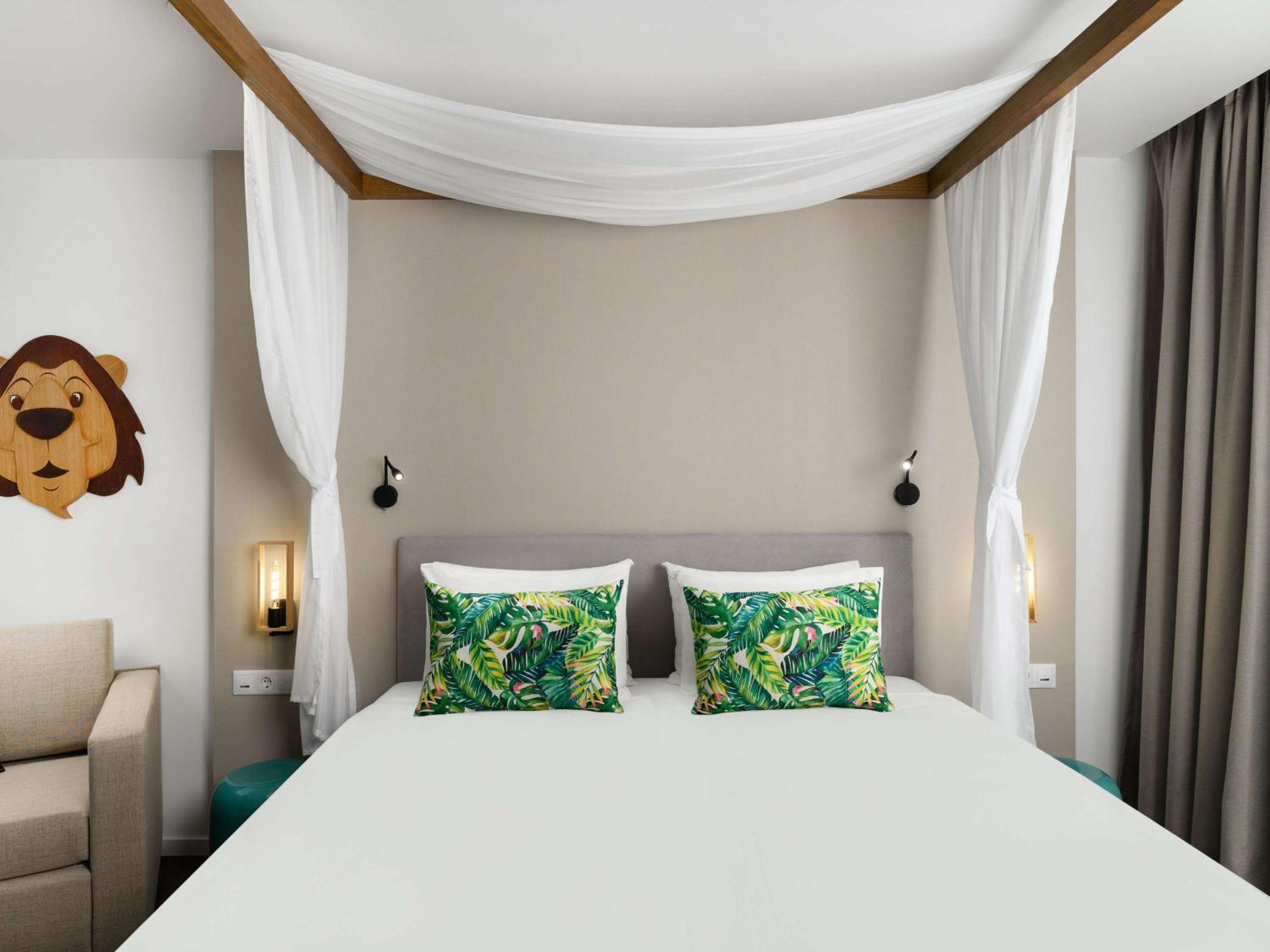 Standard King Room - Photo 2