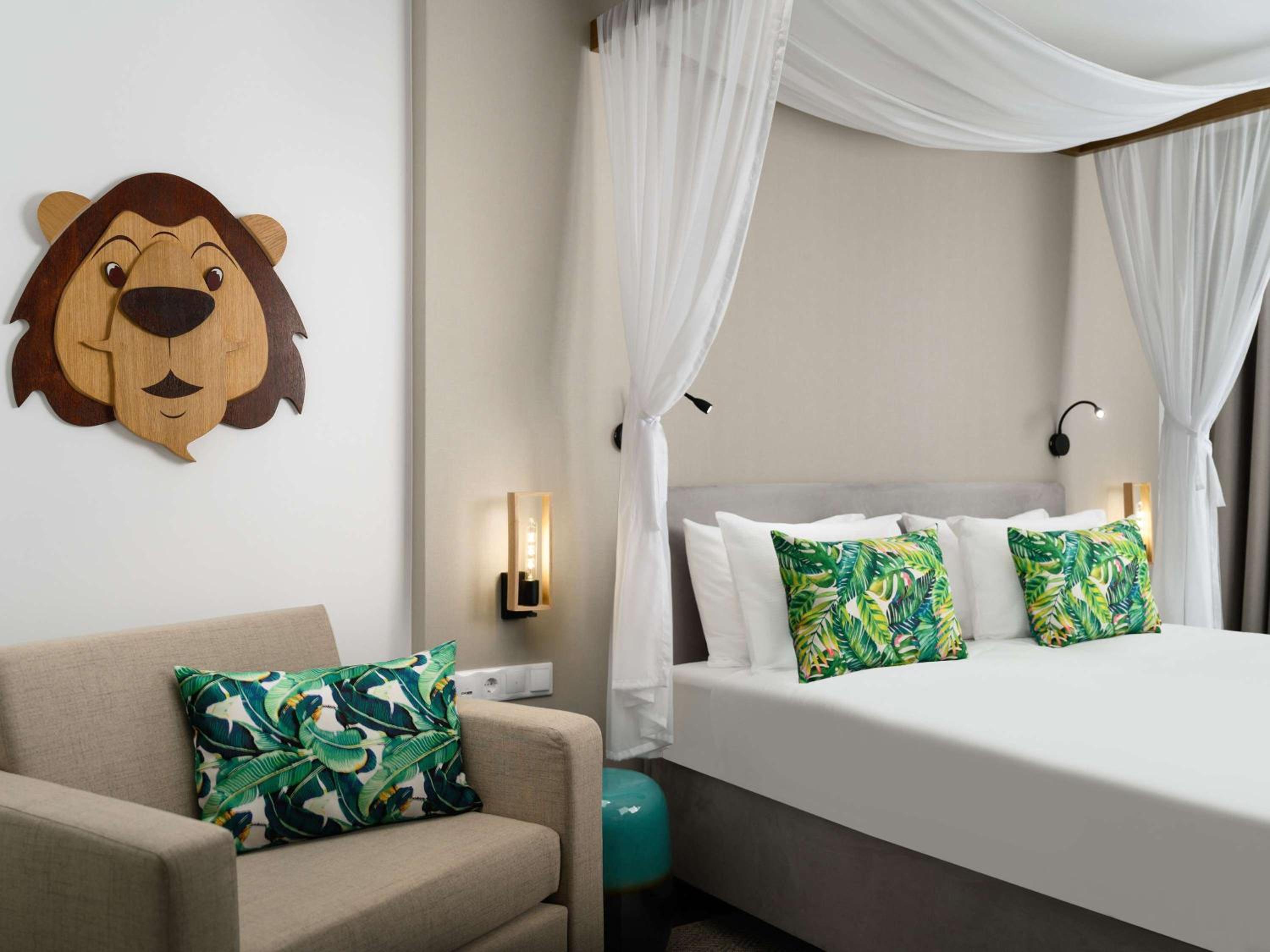 Superior King Room - Photo 3