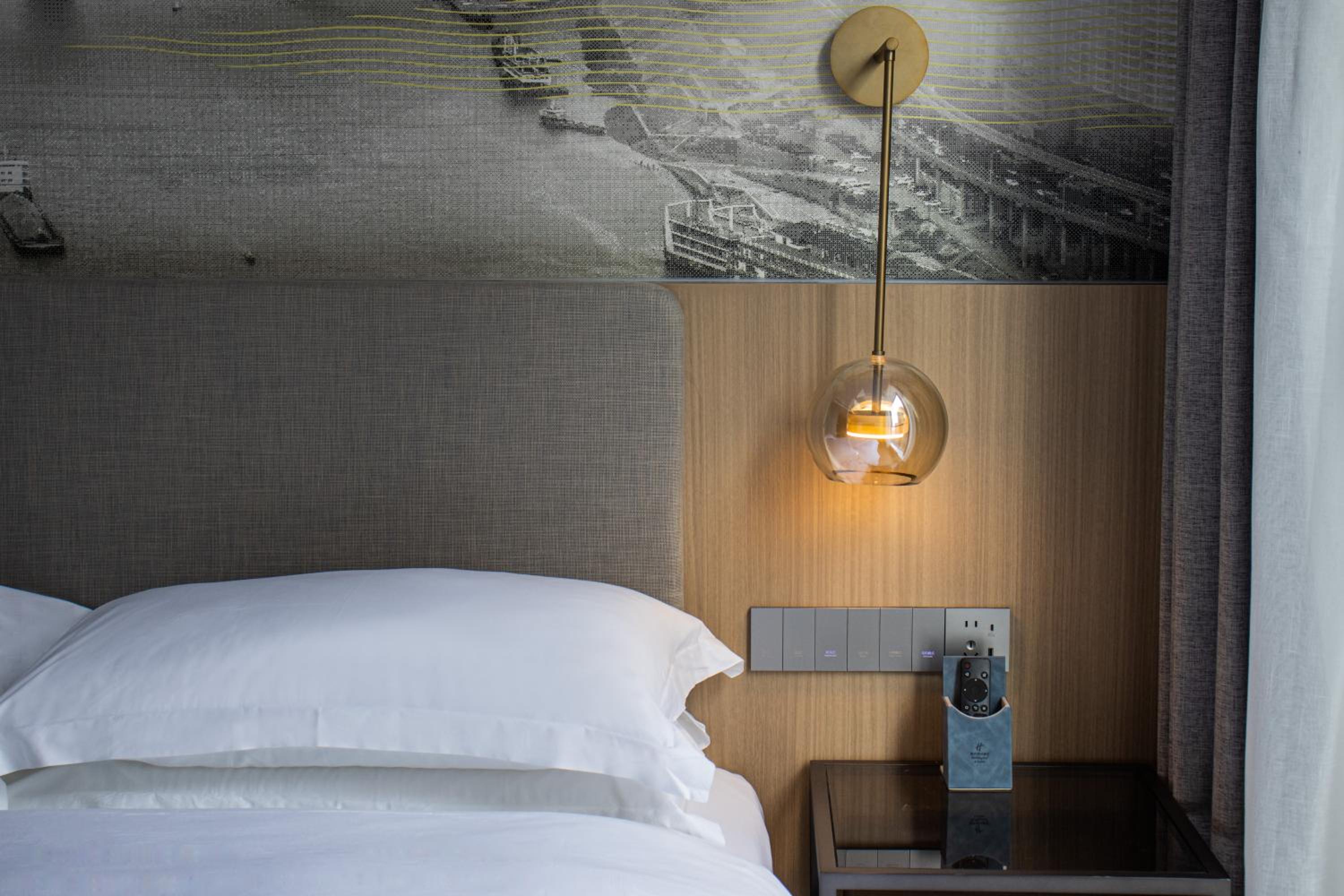 Premium King Room photo 3