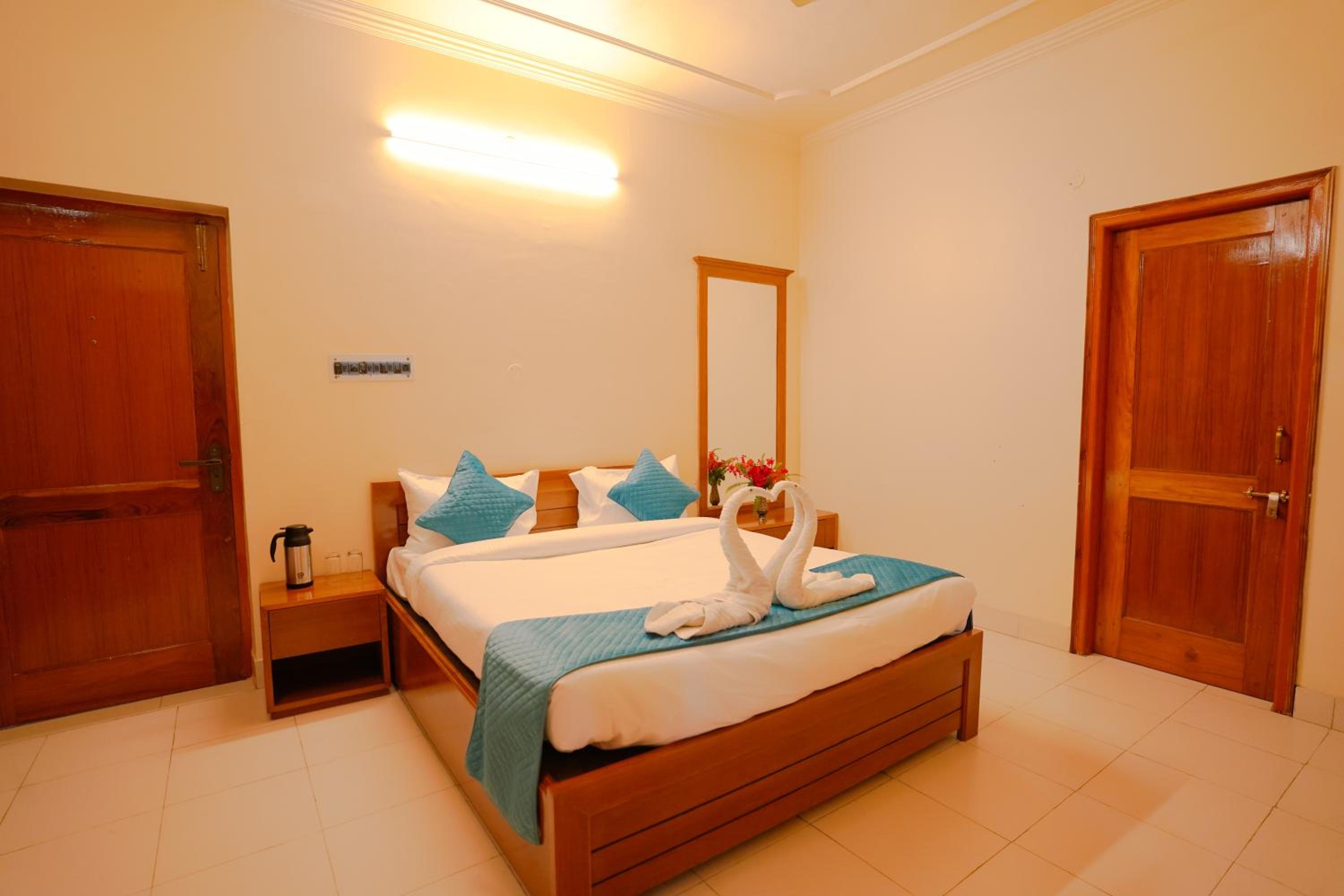 Budget Double Room - Photo 7