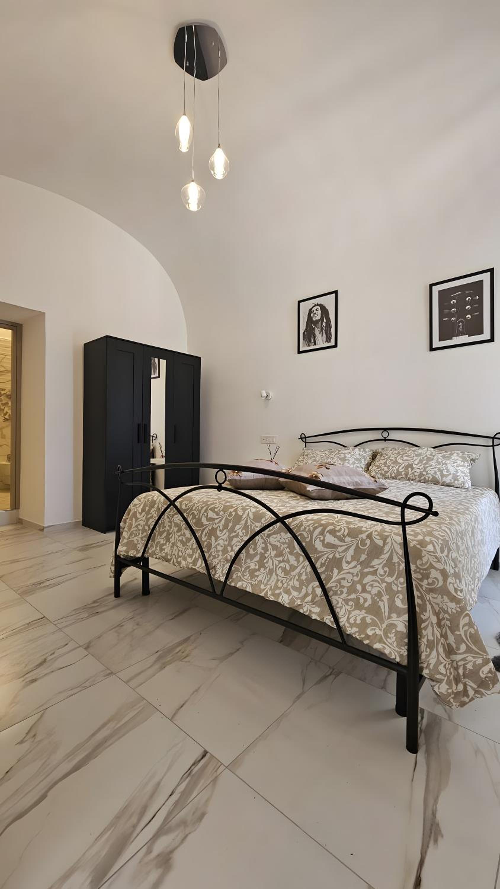 Standard Queen Room - Photo 5