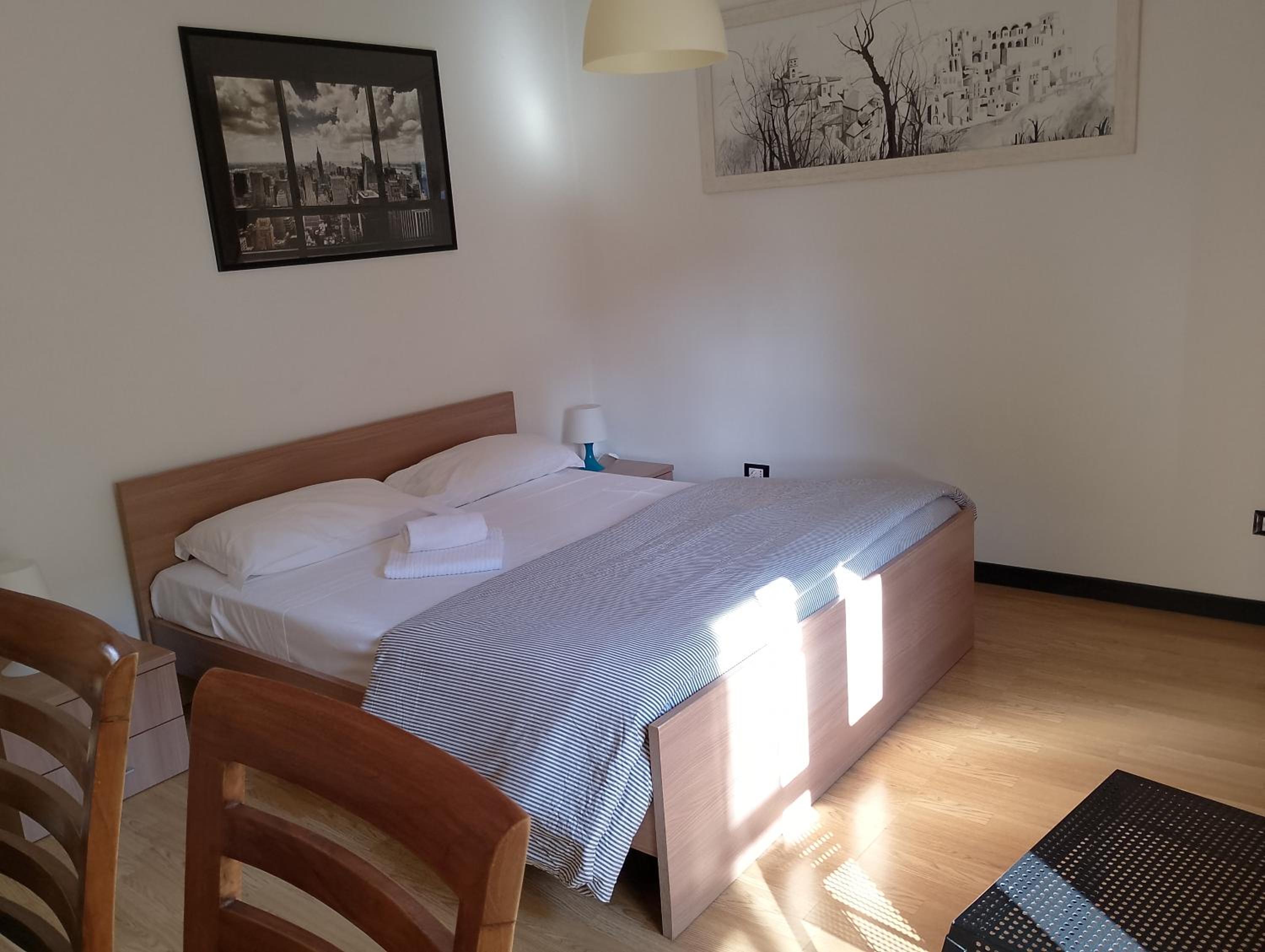 Double Room With Shared Bathroom photo 2