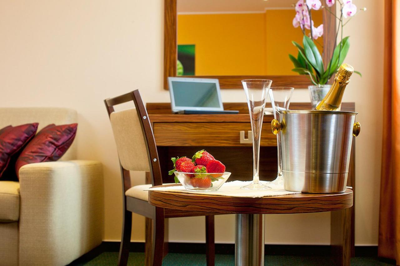 Suite - Photo 7