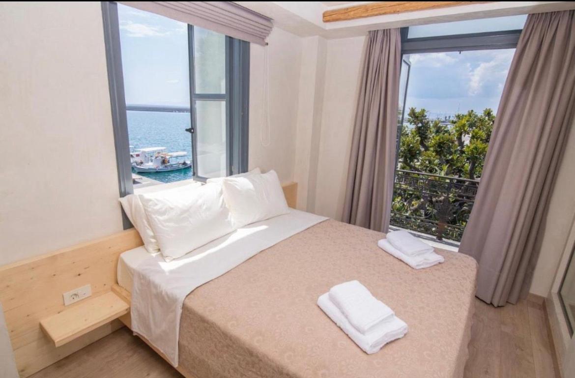 Deluxe Sea View Room with Balcony - Photo 3