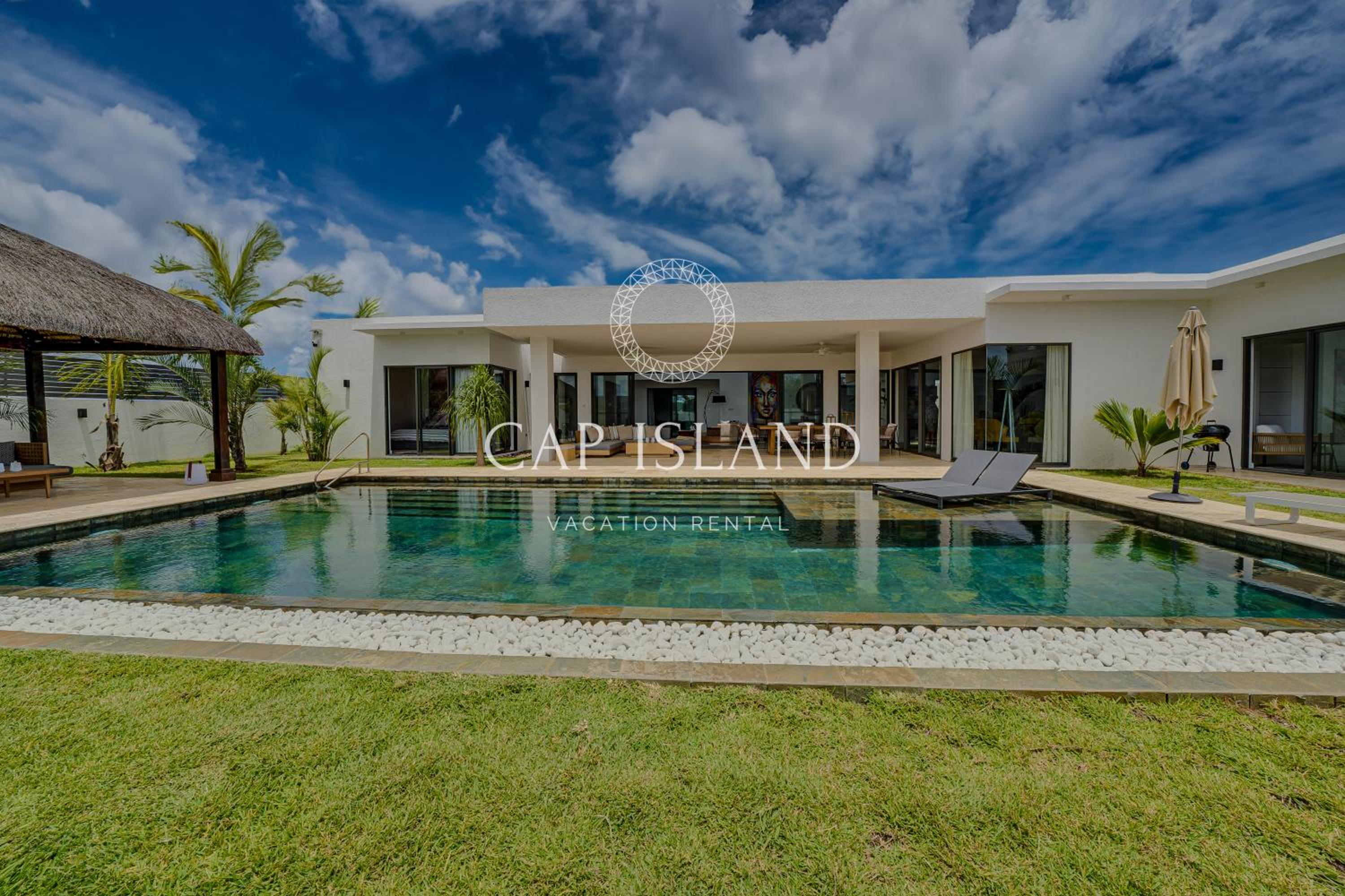 Villa photo 2