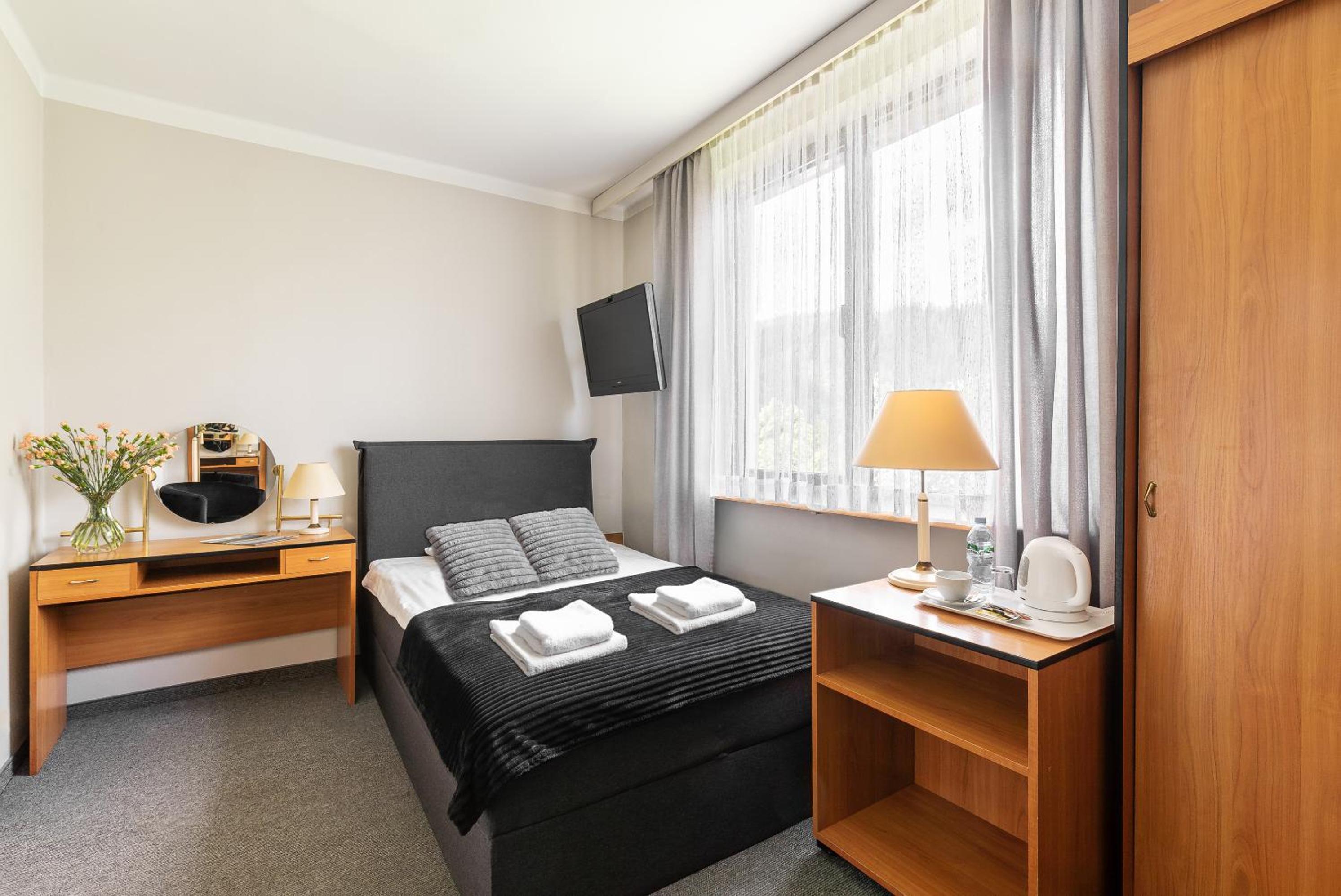 Budget Double Room - Photo 1