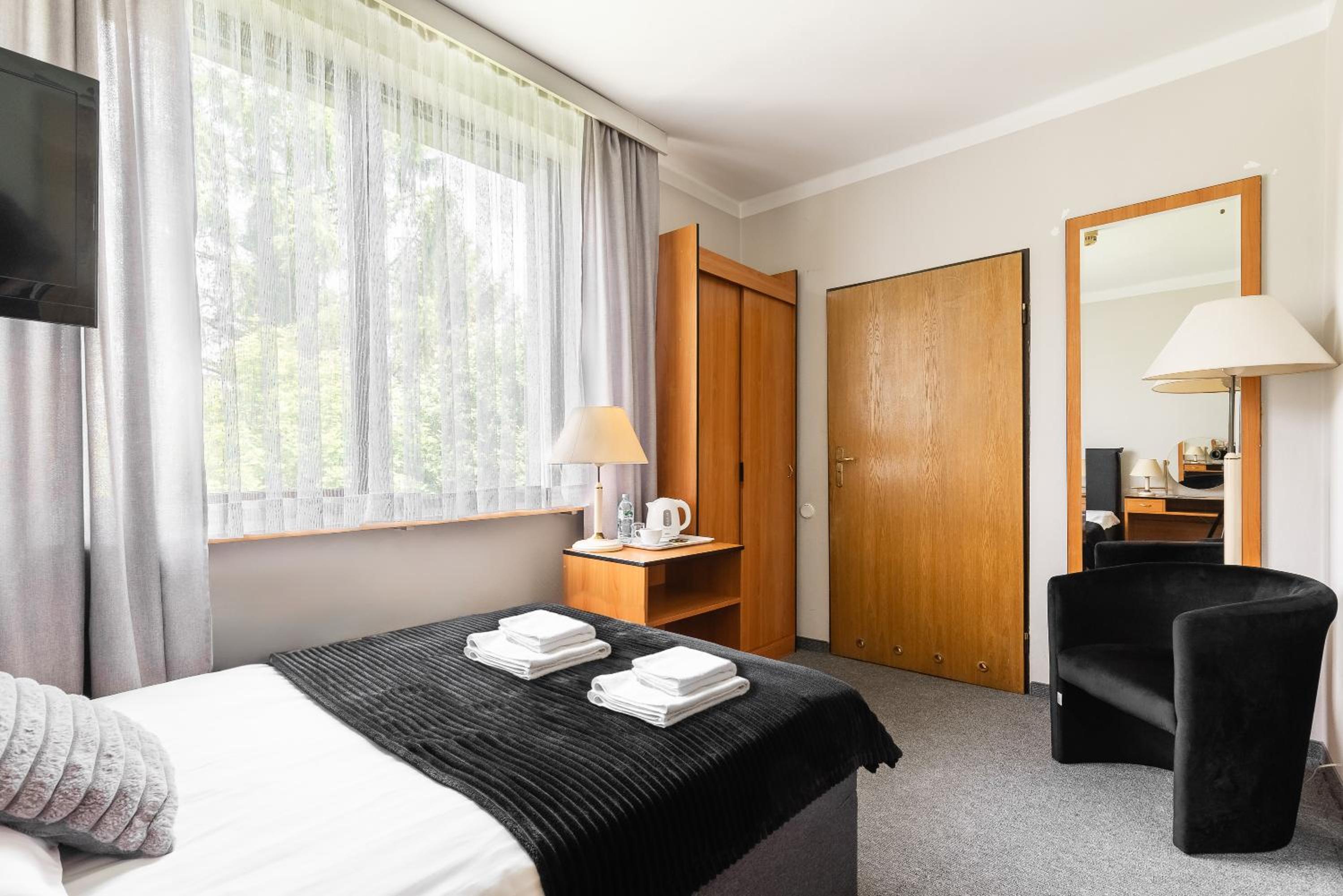 Budget Double Room - Photo 2