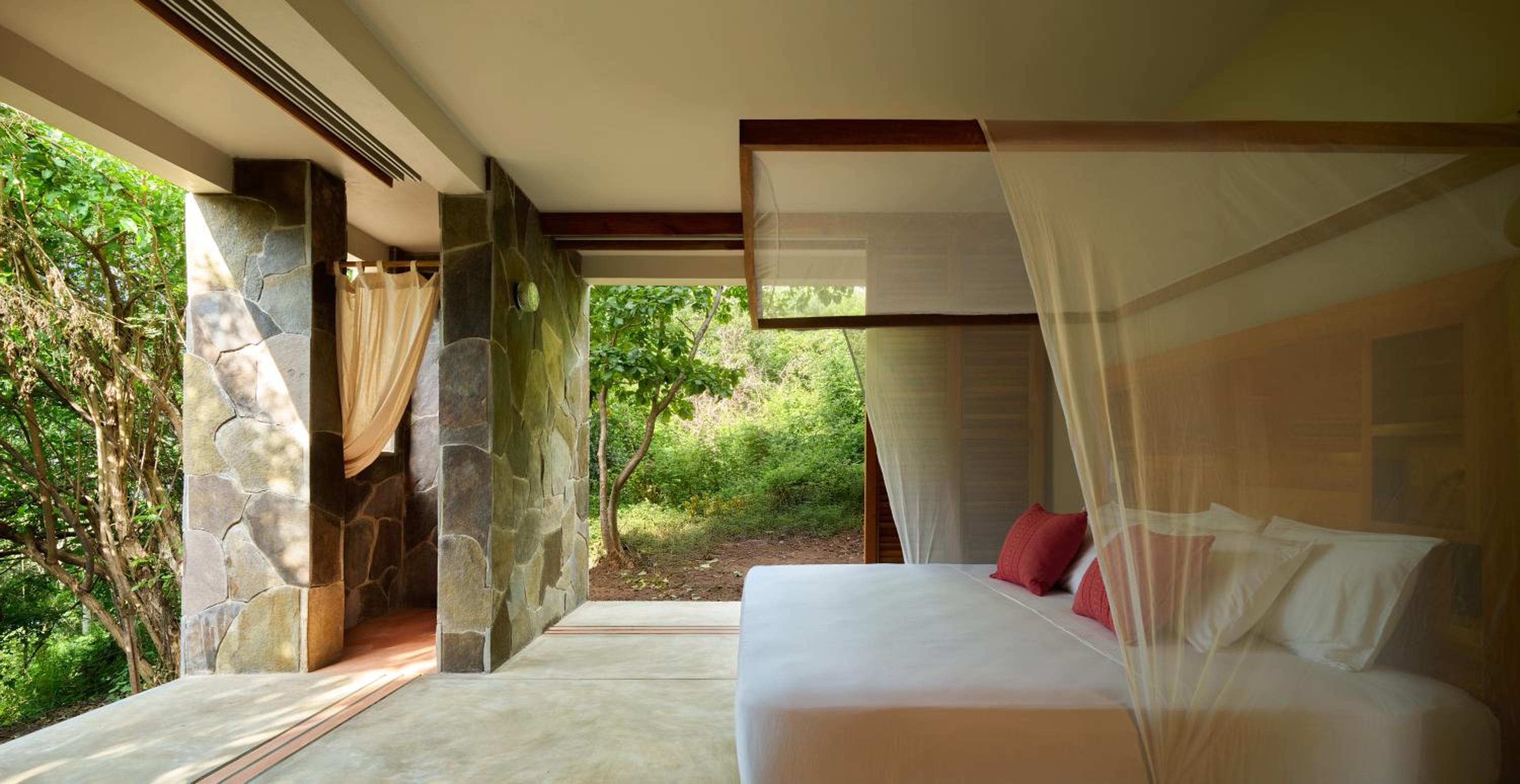 Bungalow with Garden View