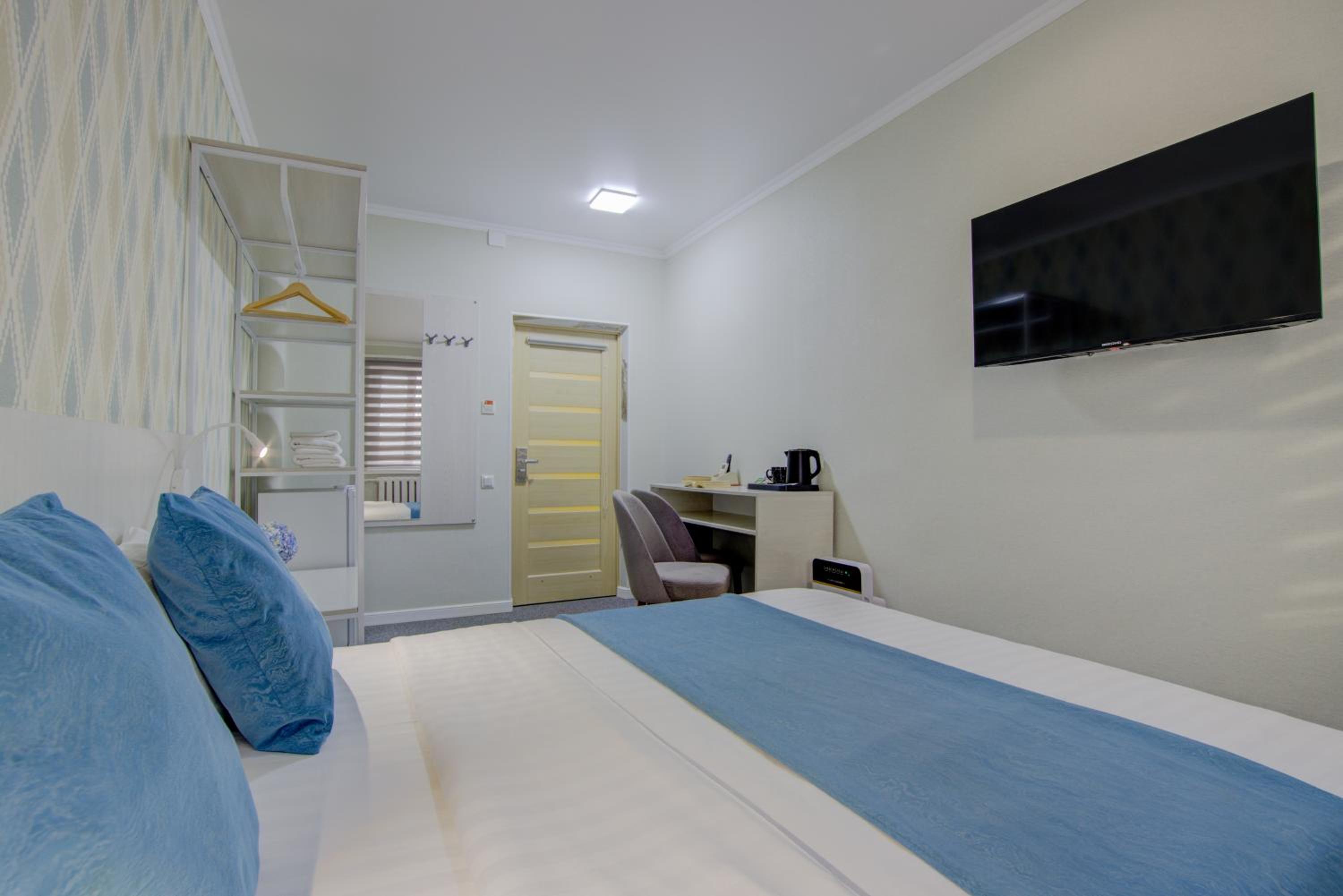 Standard Double Room with Shared Bathroom photo 1