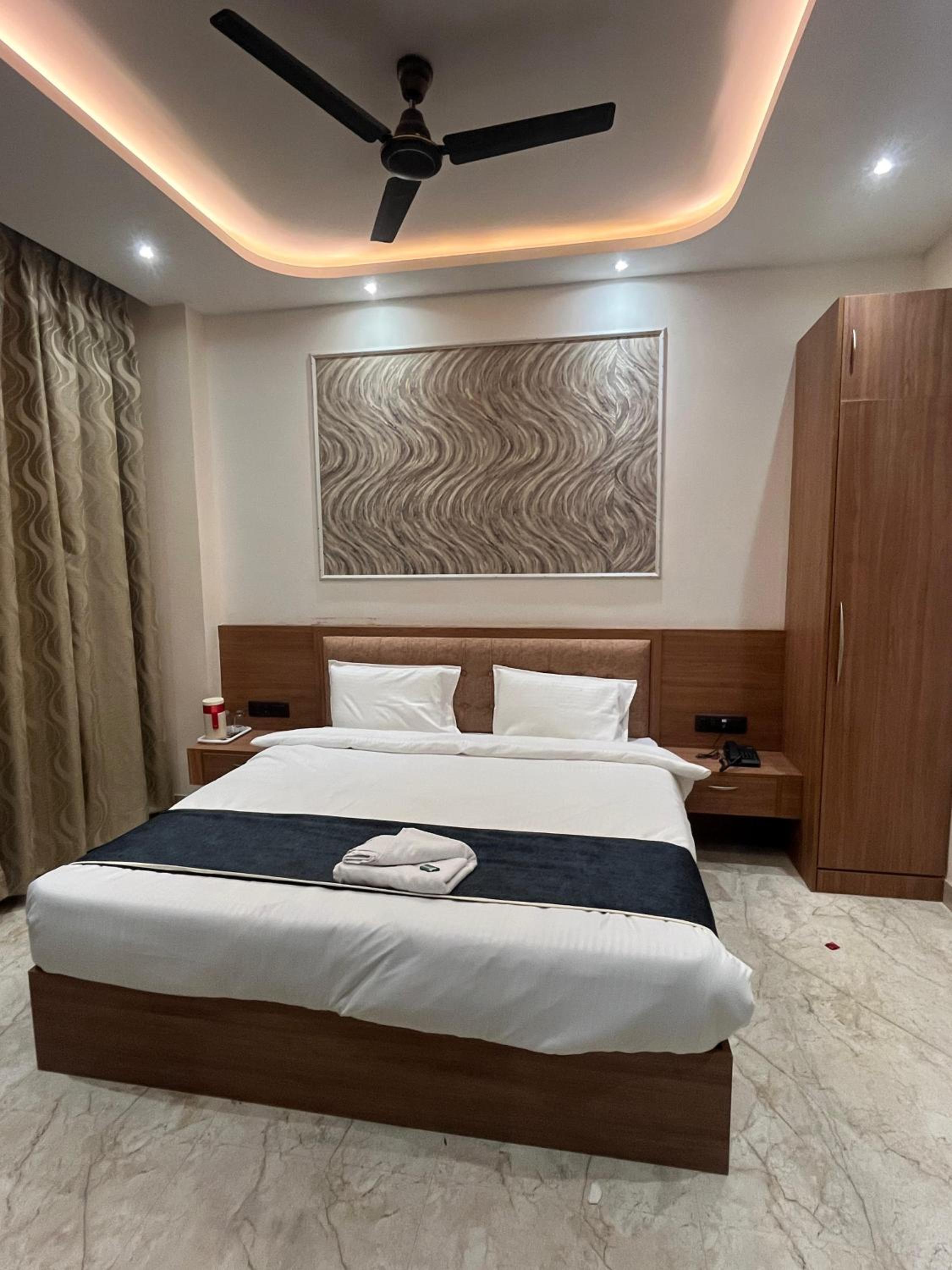 Deluxe Room - Photo 44