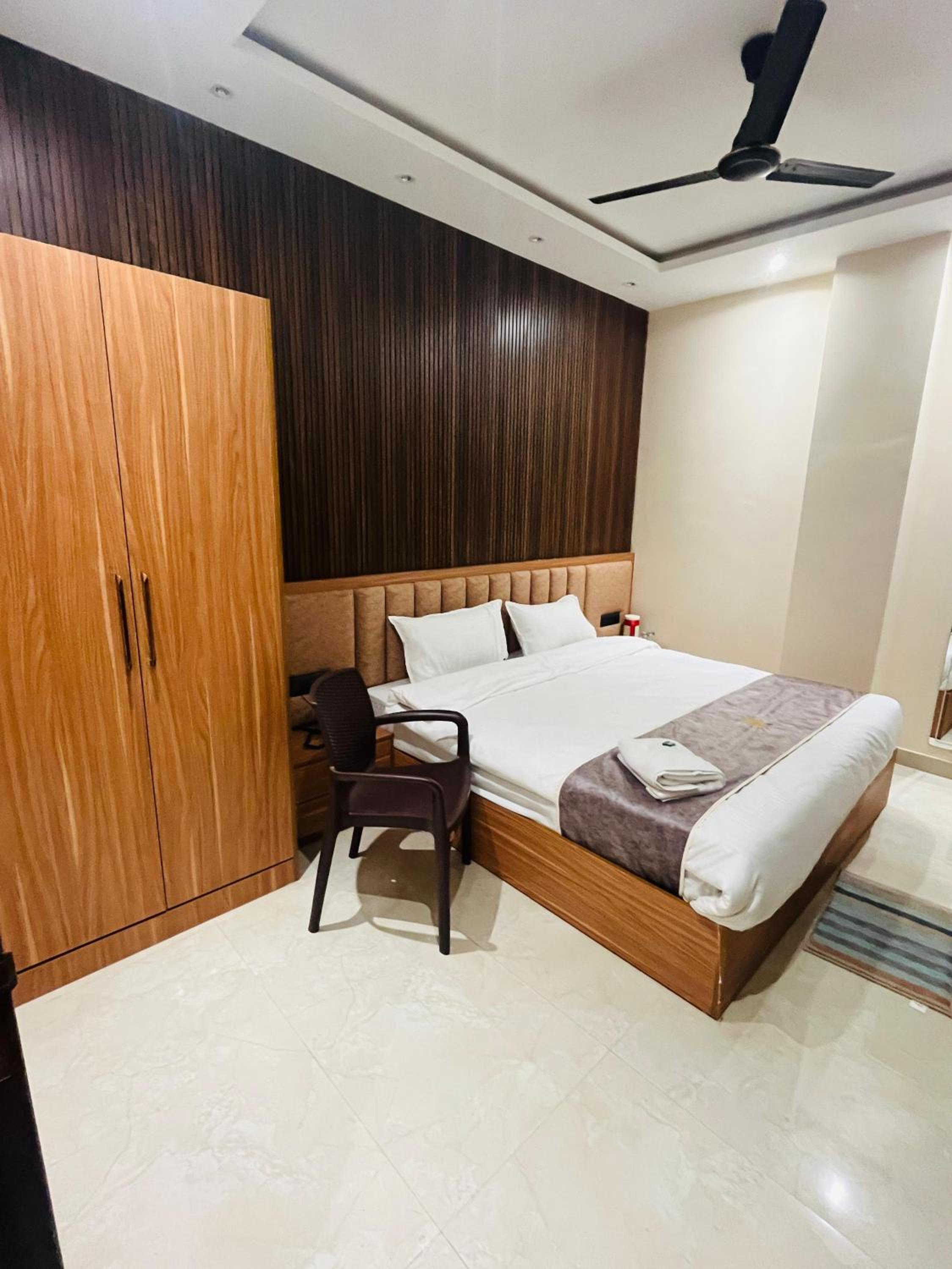 Deluxe Room - Photo 37