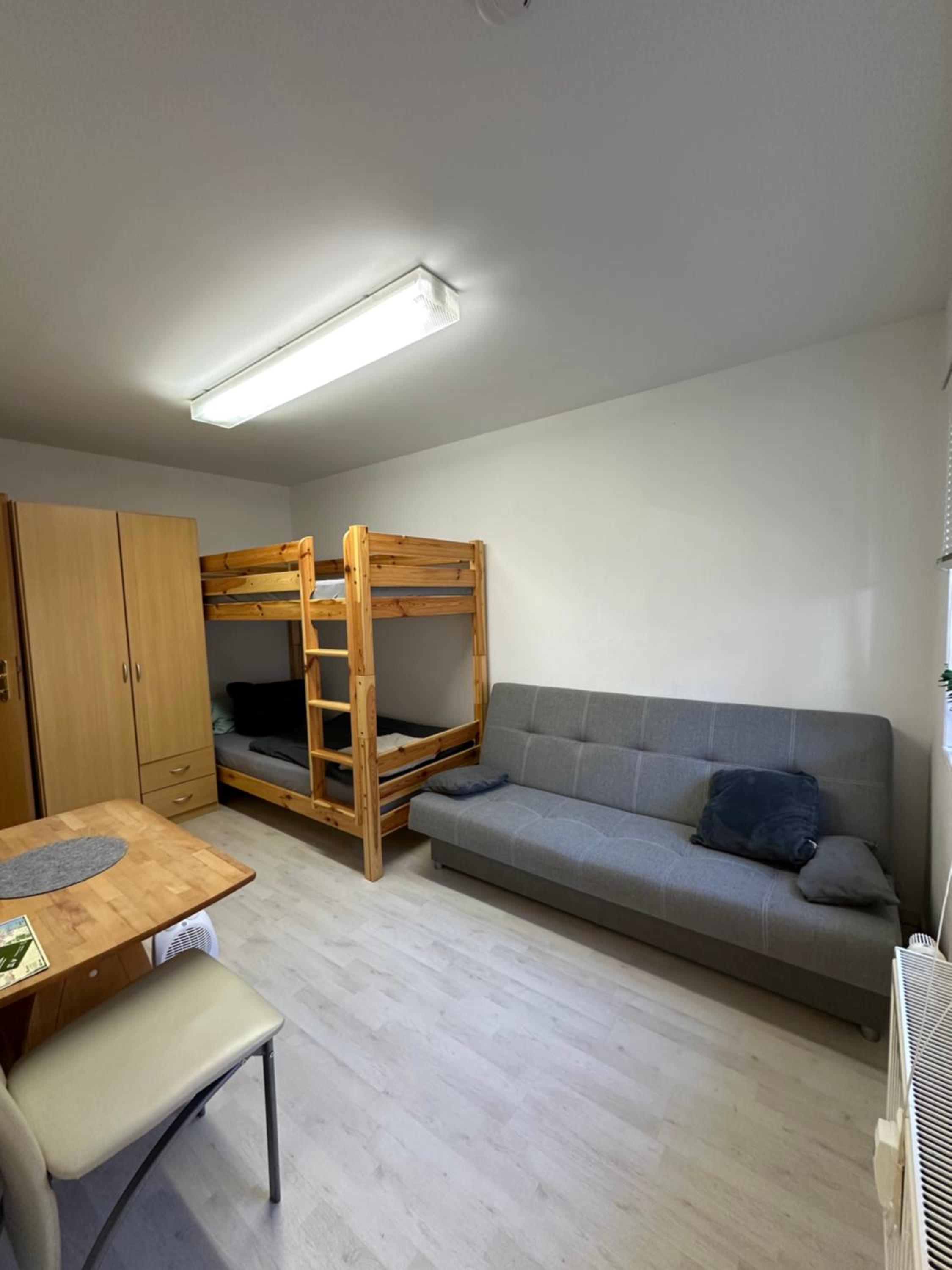 One-Bedroom Apartment photo 1