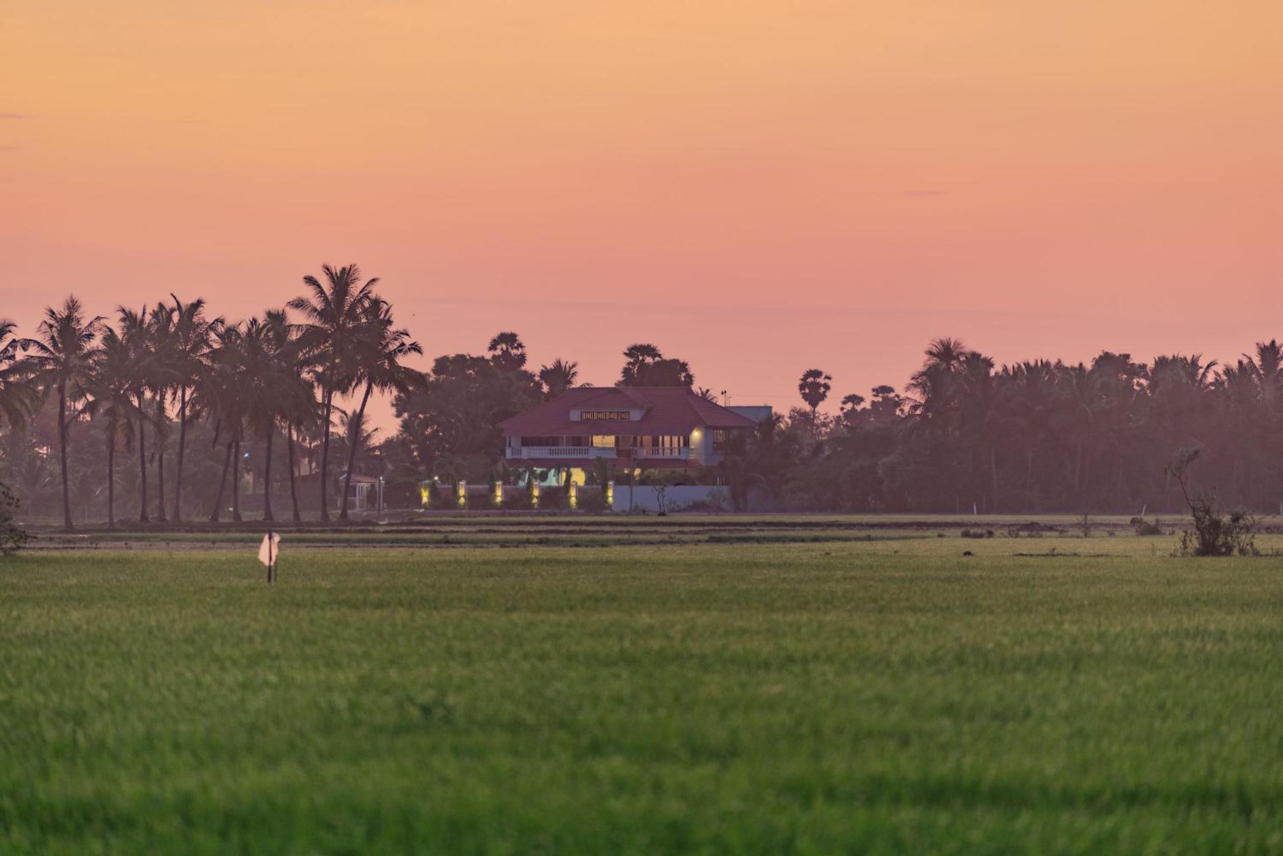 Villa photo 2