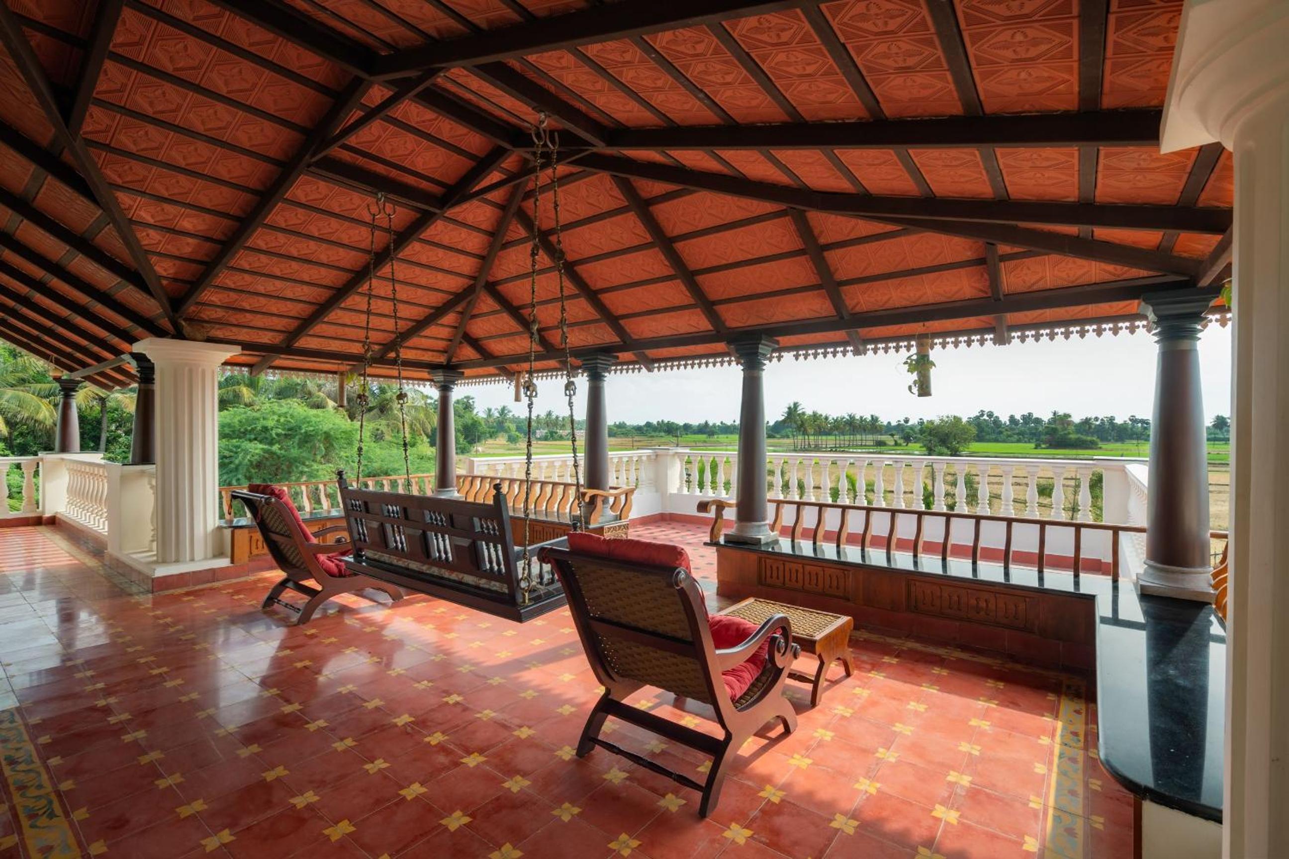 Villa photo 3