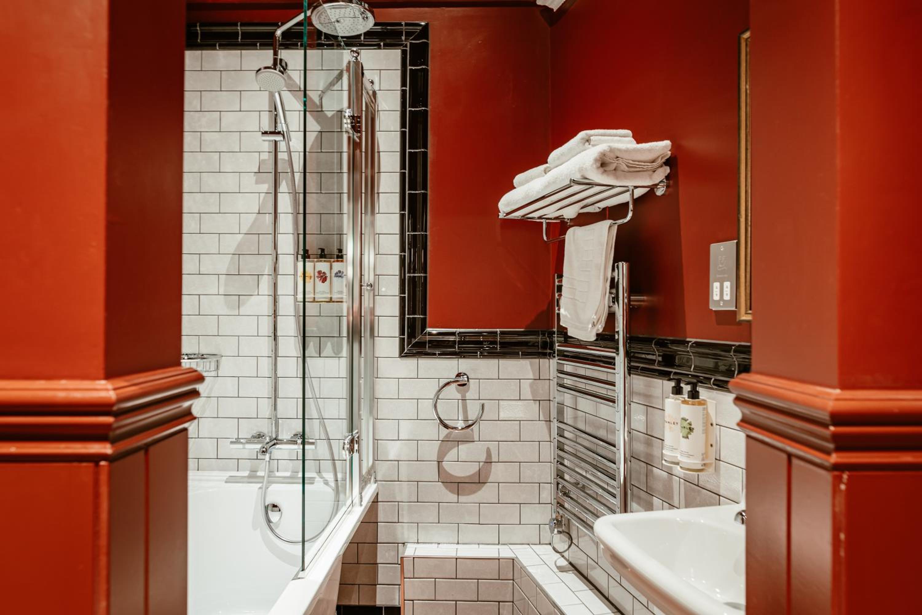 Luxury Suite photo 2