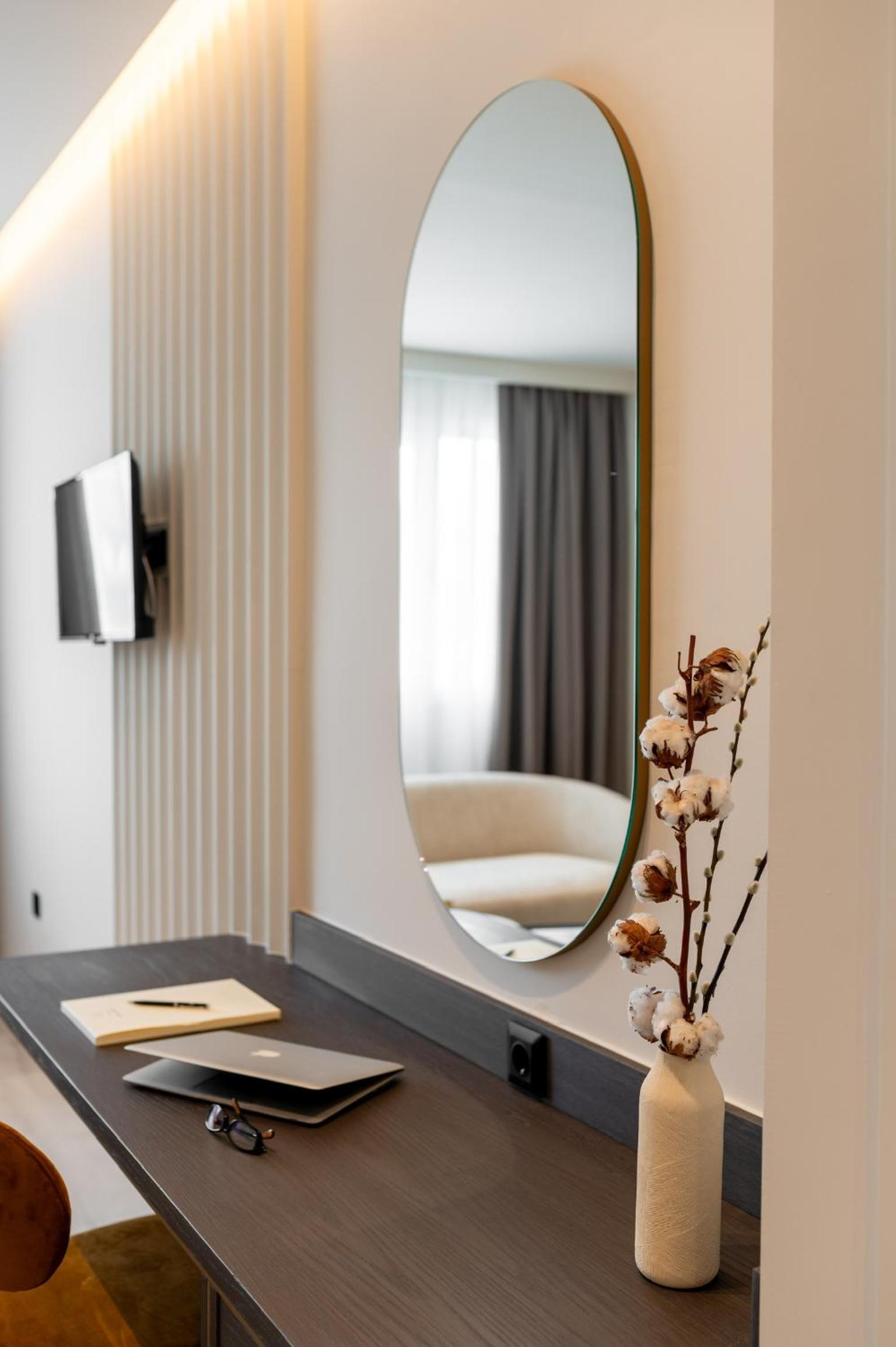 Superior King Suite photo 2