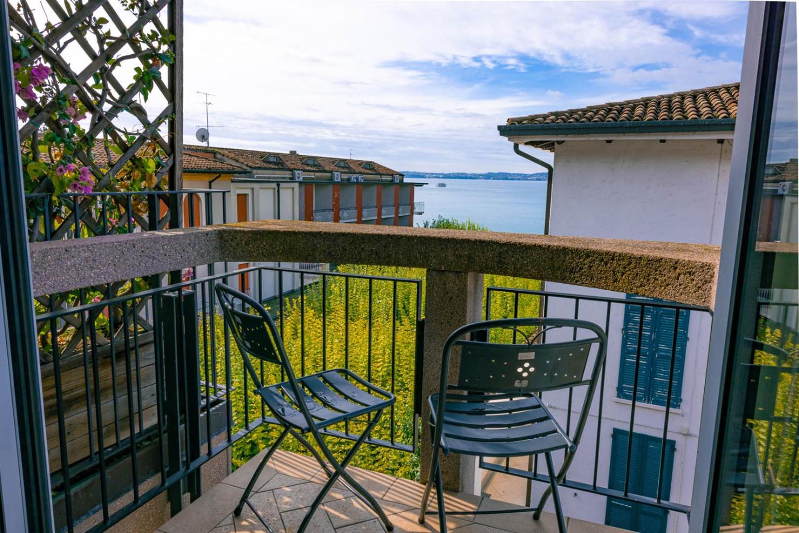 Superior Double or Twin Room with Balcony and Lake View - Photo 3