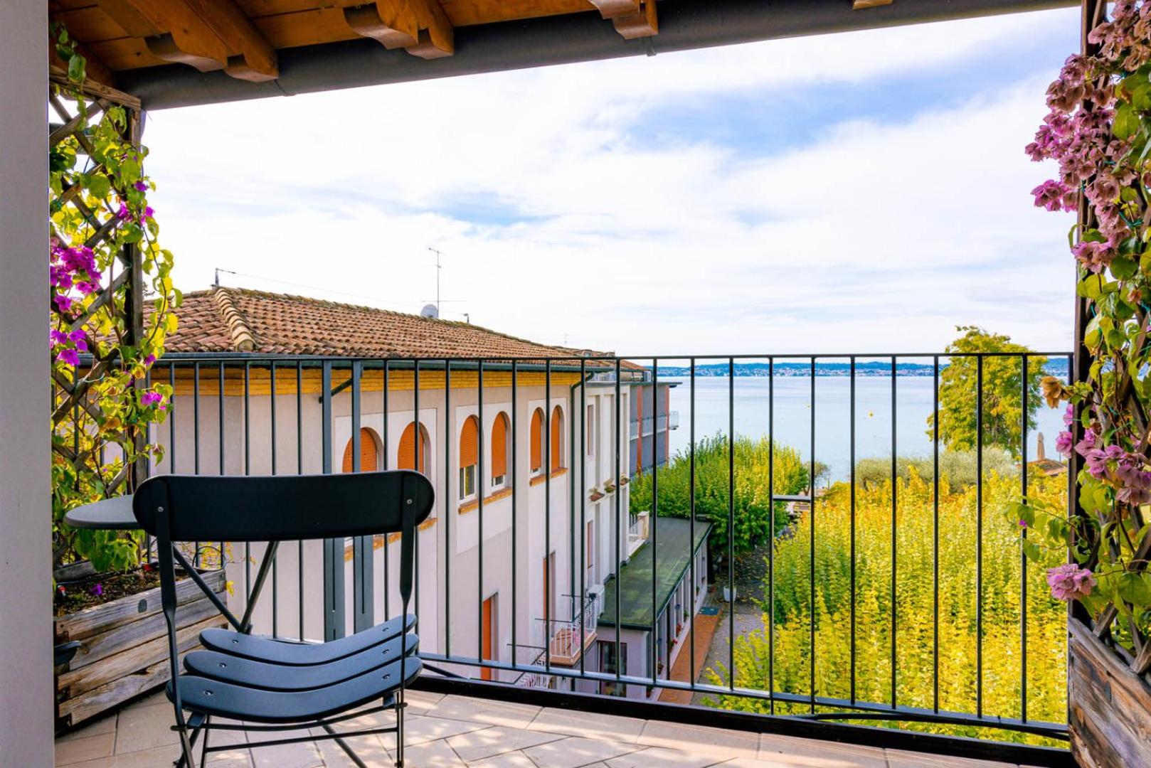 Superior Double or Twin Room with Balcony and Lake View - Photo 4