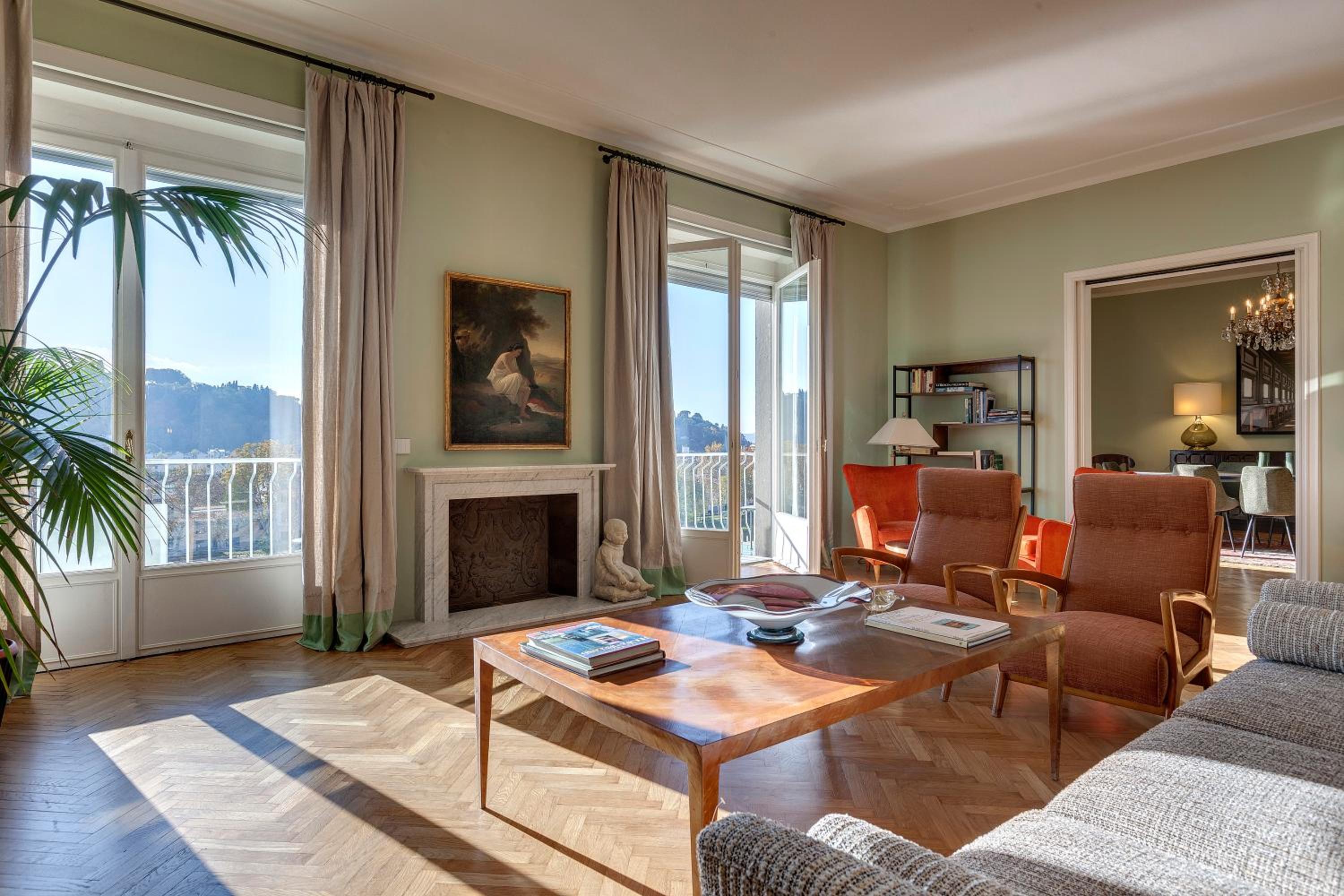Four-Bedroom Luxury Apartment