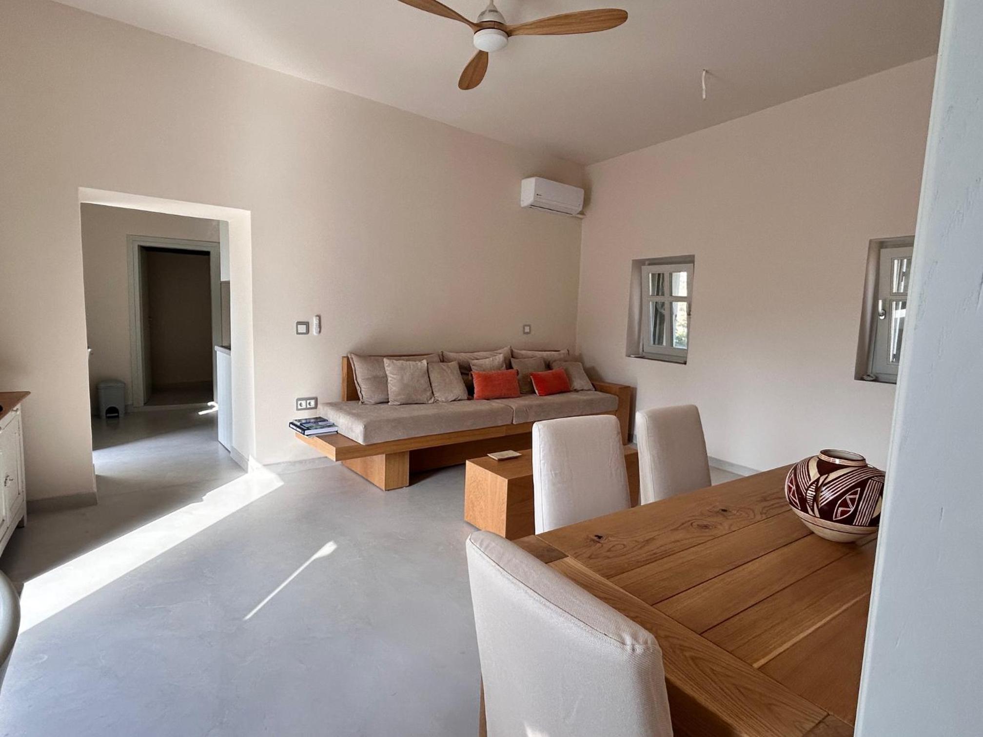 One-Bedroom House photo 1