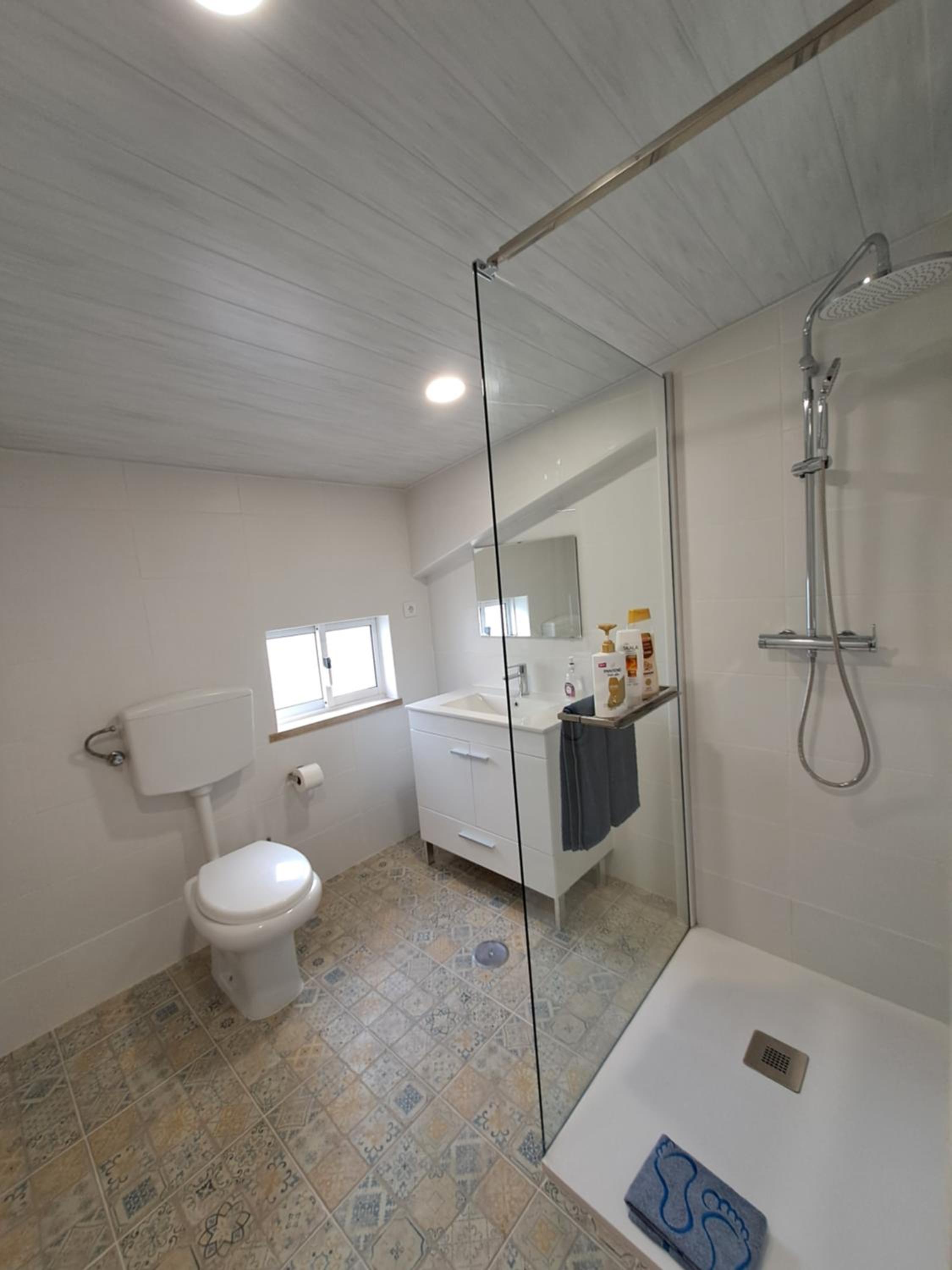 Three-Bedroom House photo 2