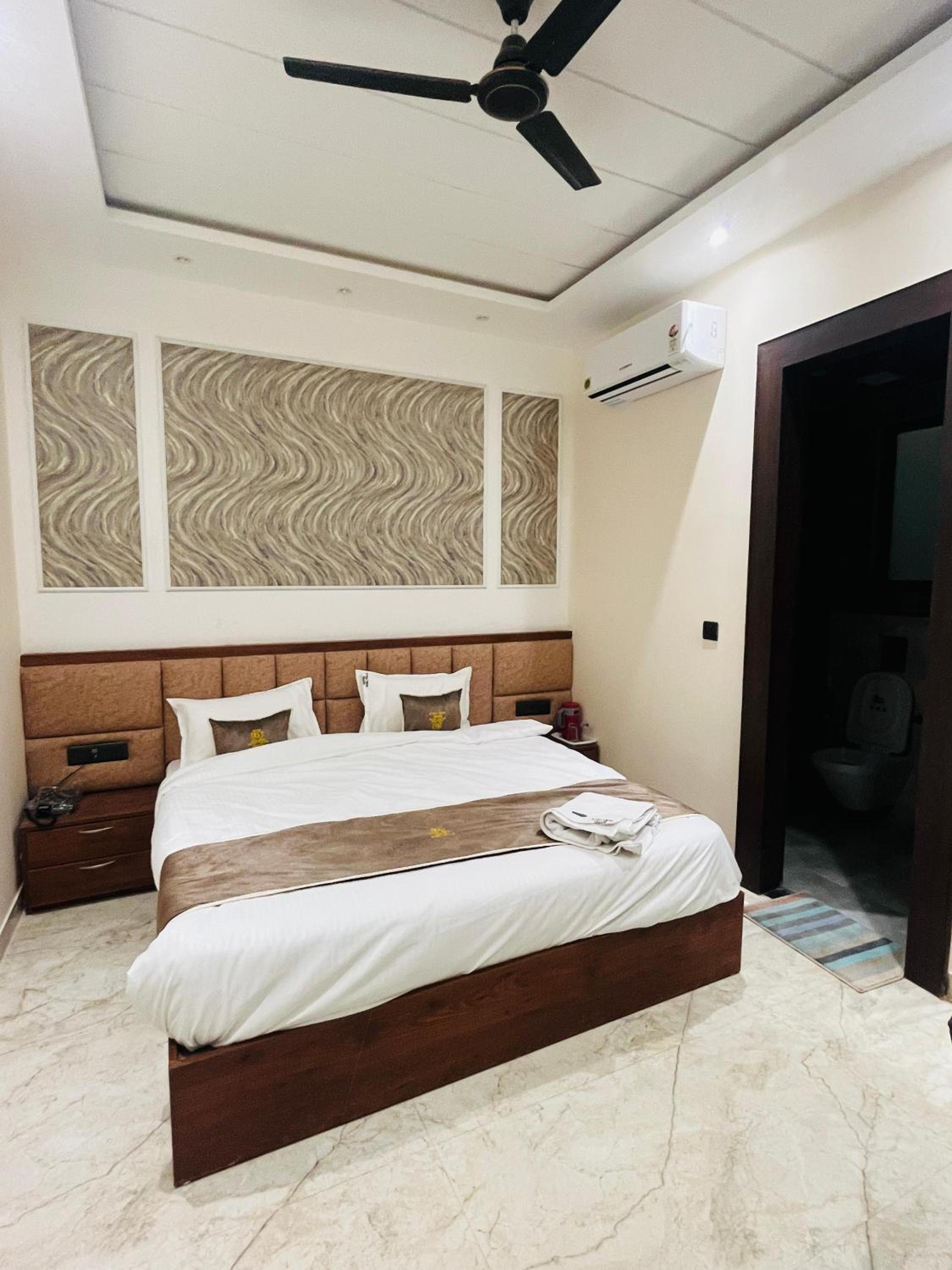 Deluxe Room - Photo 32