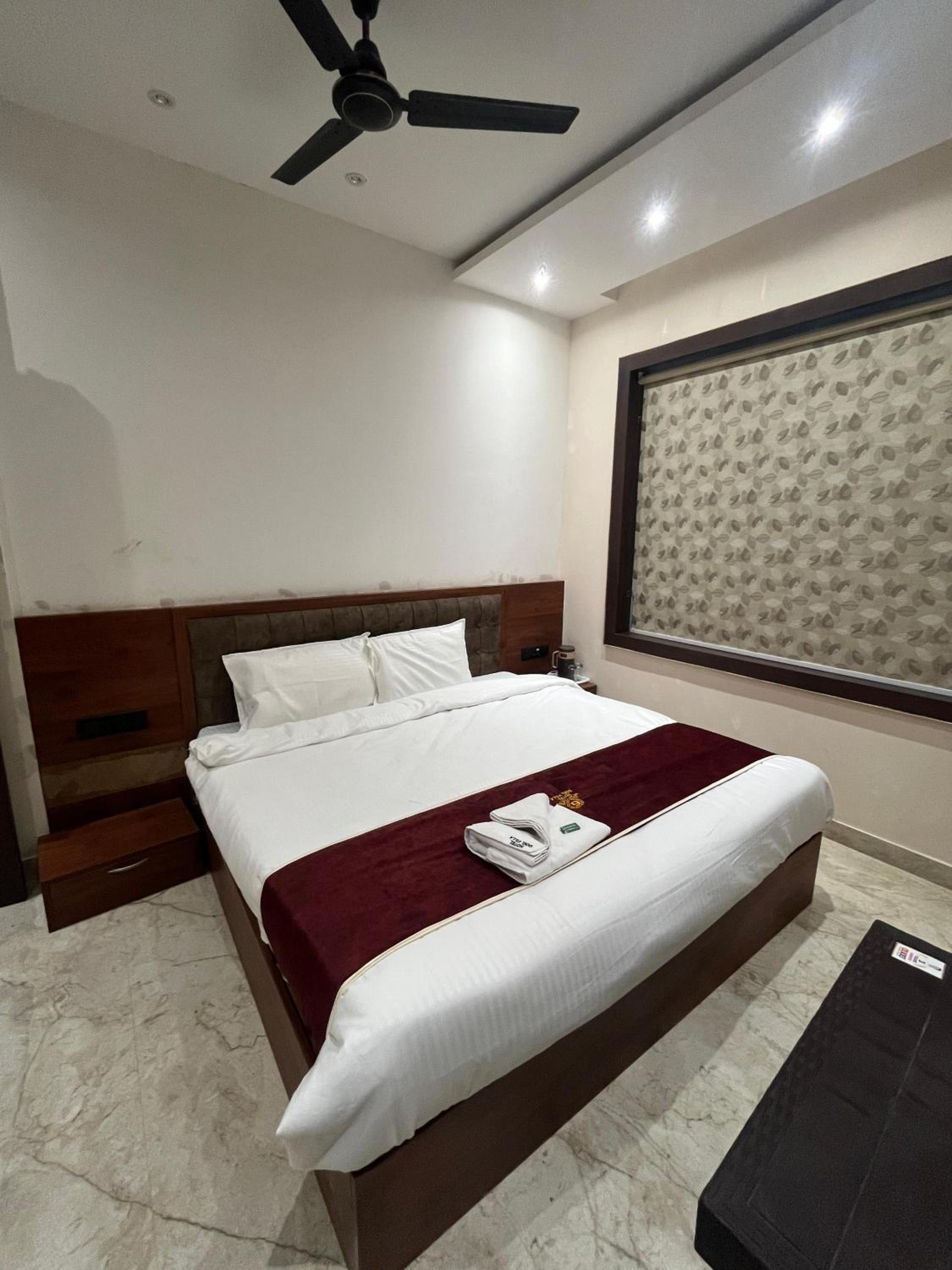 Deluxe Room - Photo 22