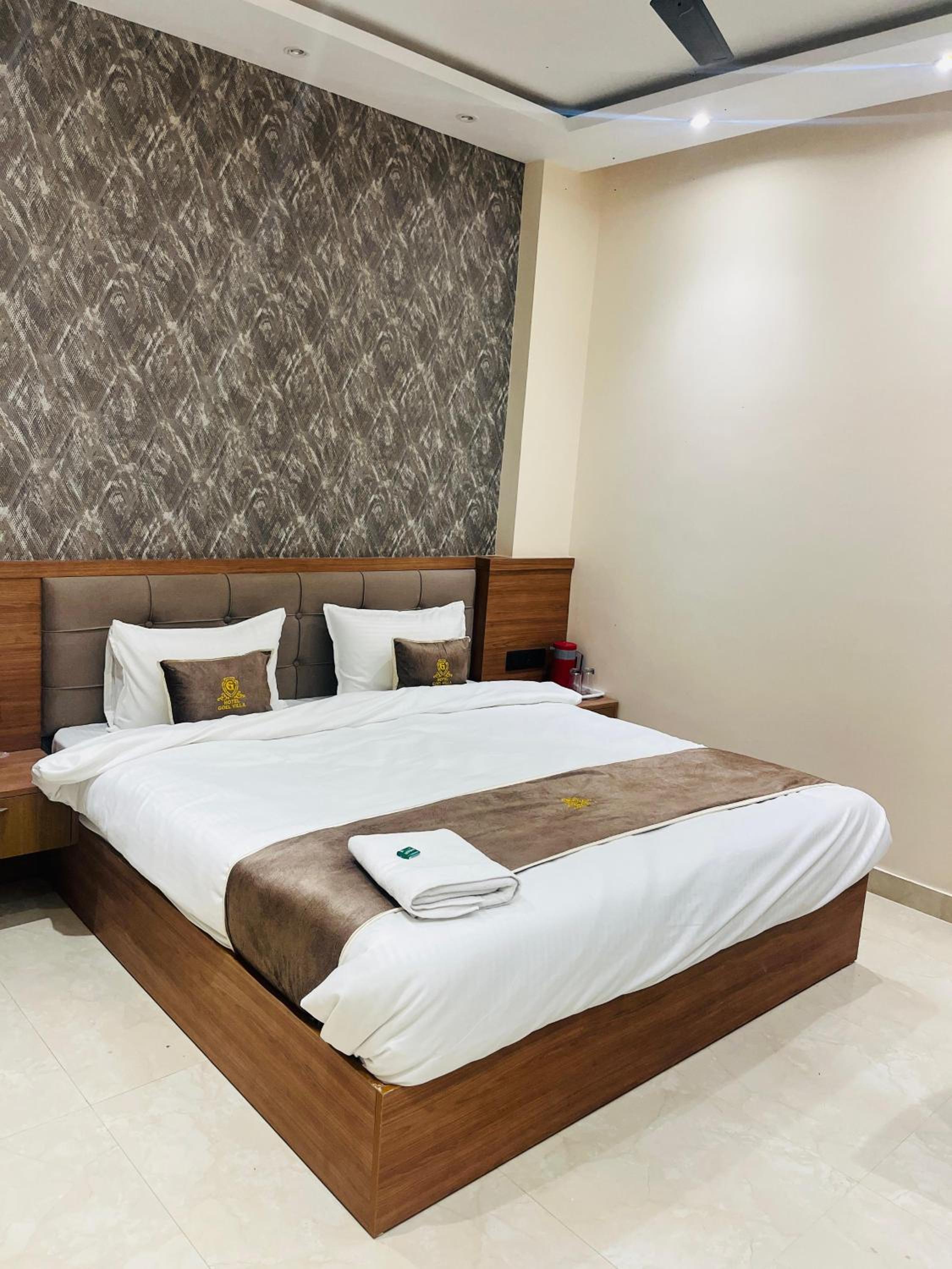 Deluxe Room - Photo 21