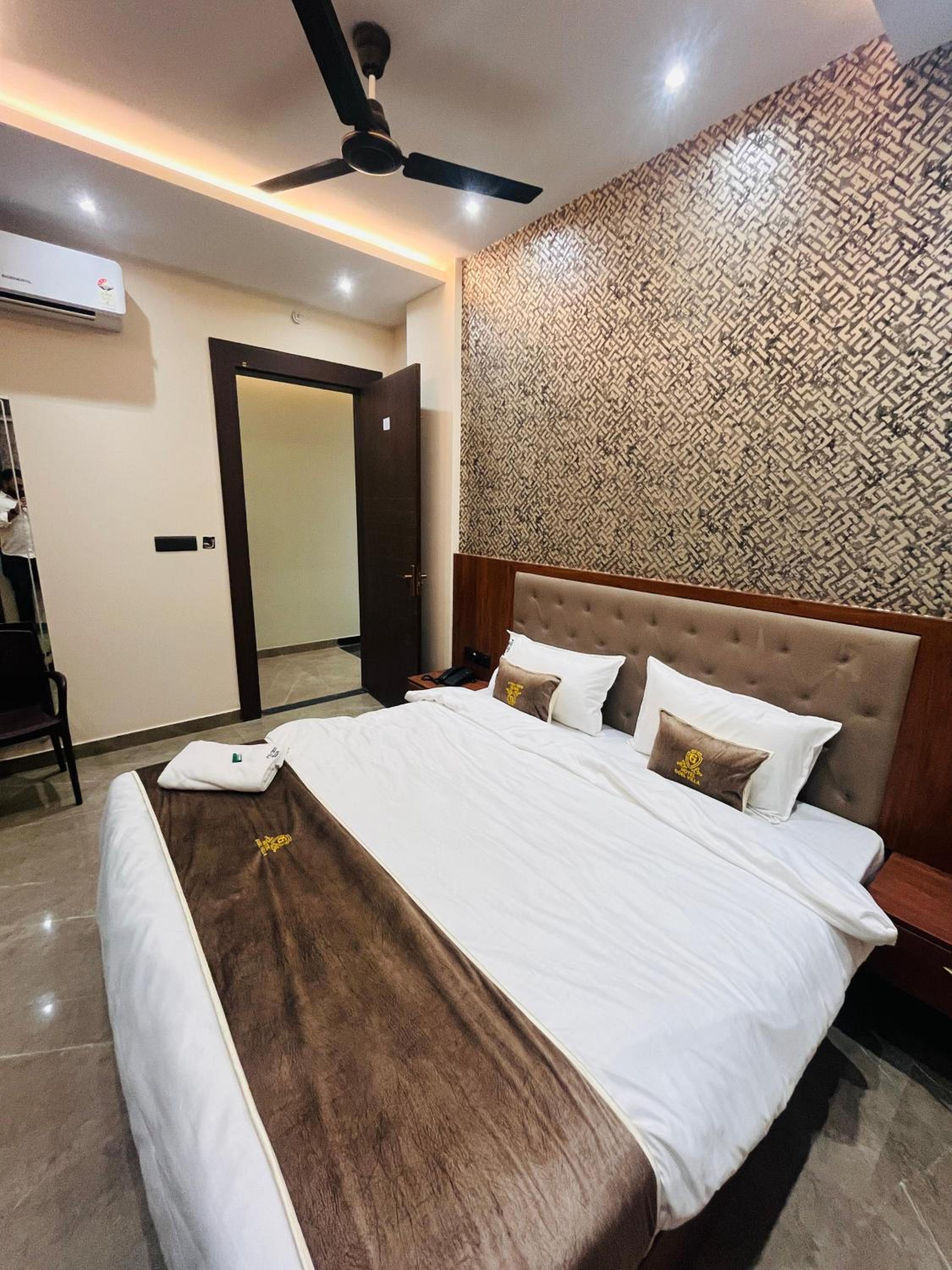 Deluxe Room - Photo 6