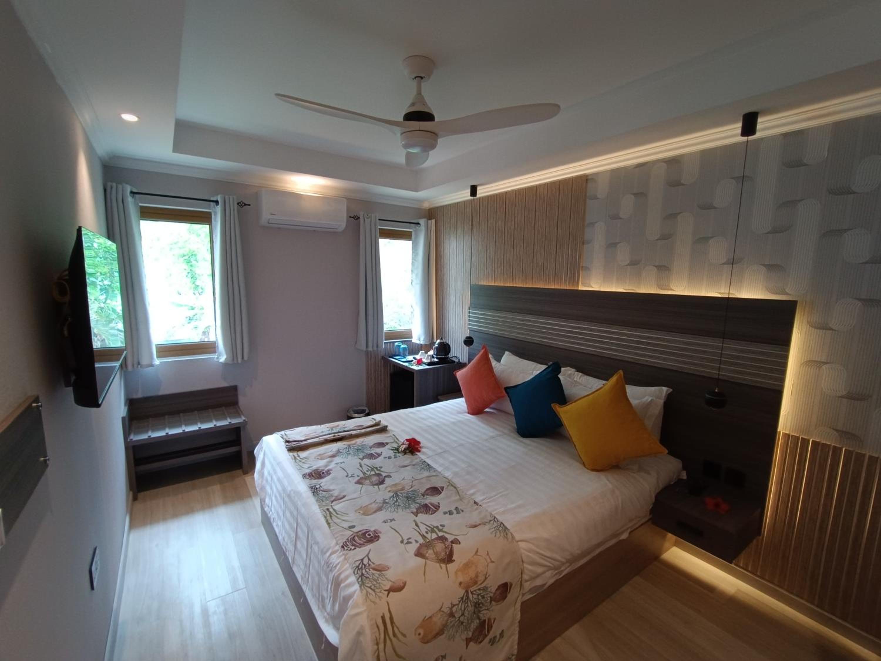 Double Standard Room in Annex Villa with Road and Mountain View 
