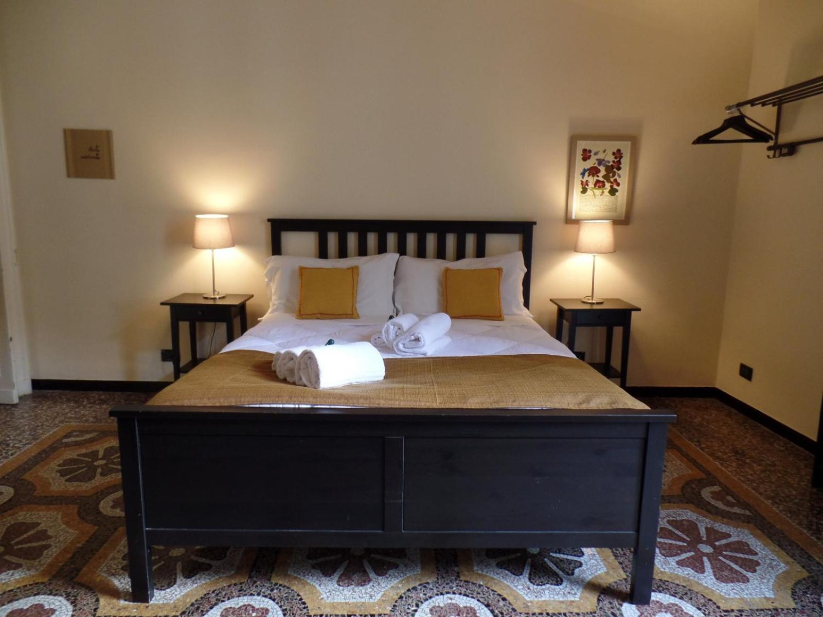 Double Room with Private External Bathroom photo 2