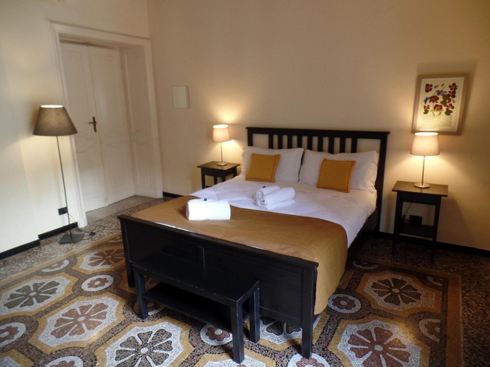 Double Room with Private External Bathroom photo 1
